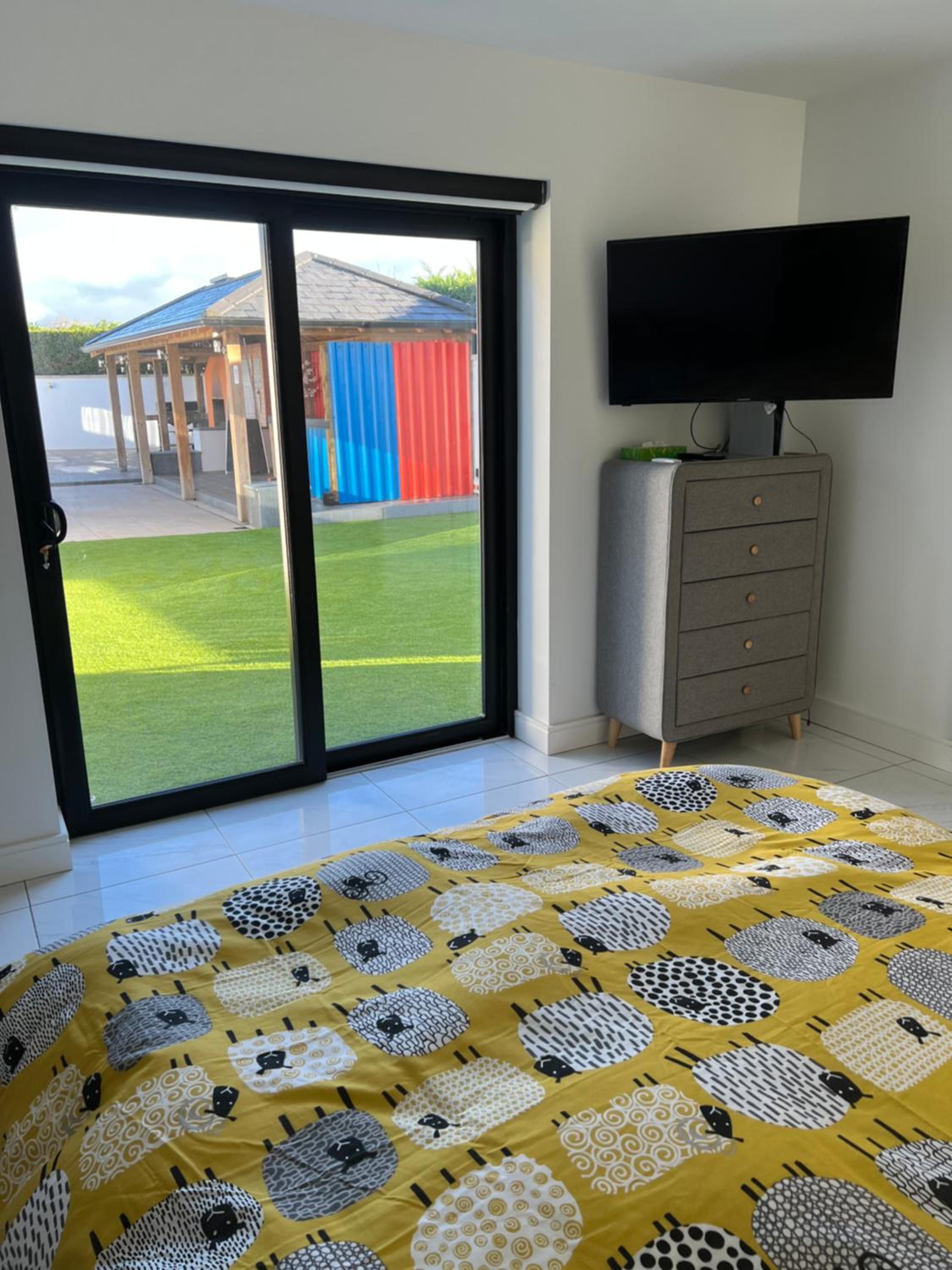 Deluxe Double Room (2 Adults + 1 Child)
