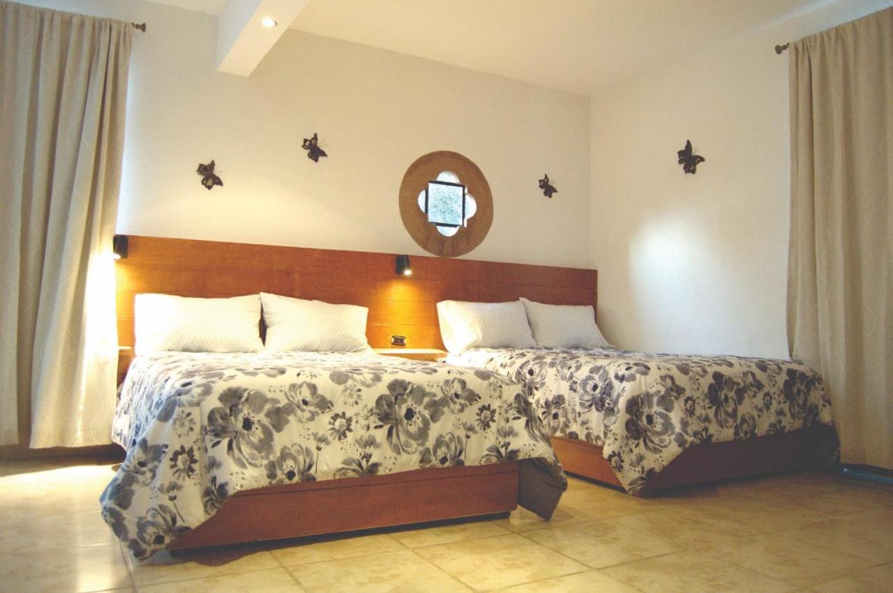Triple Room with Pool View - Photo 9