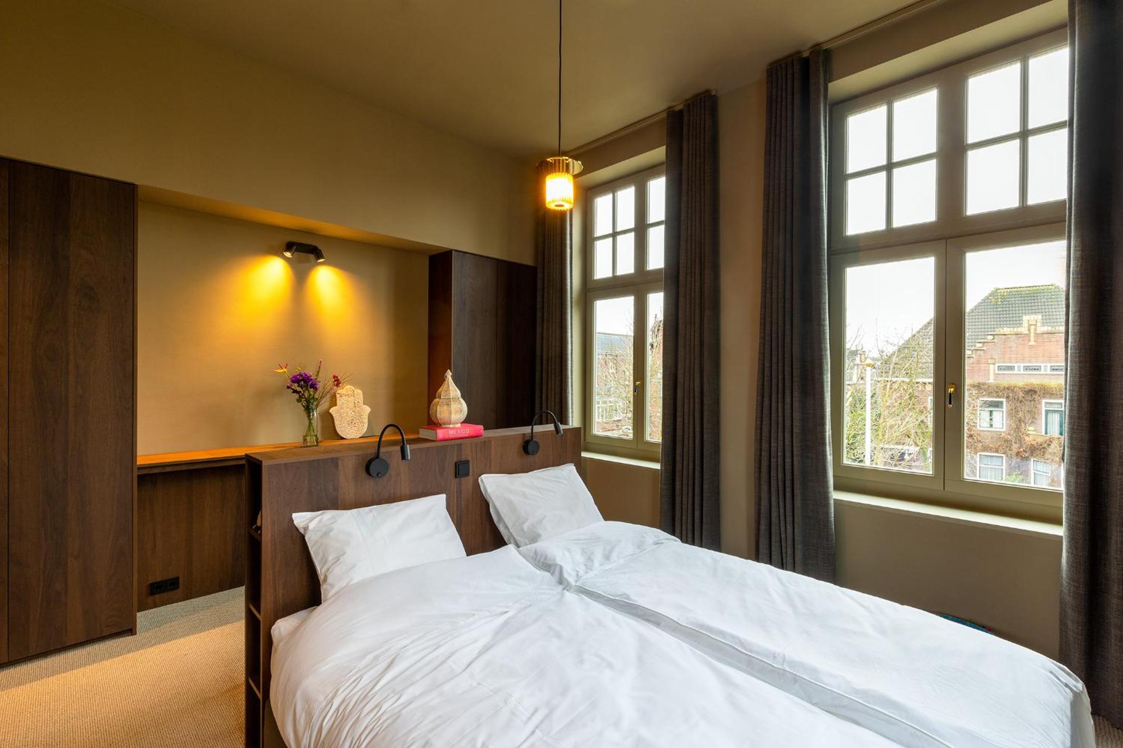 Deluxe King Suite photo 3
