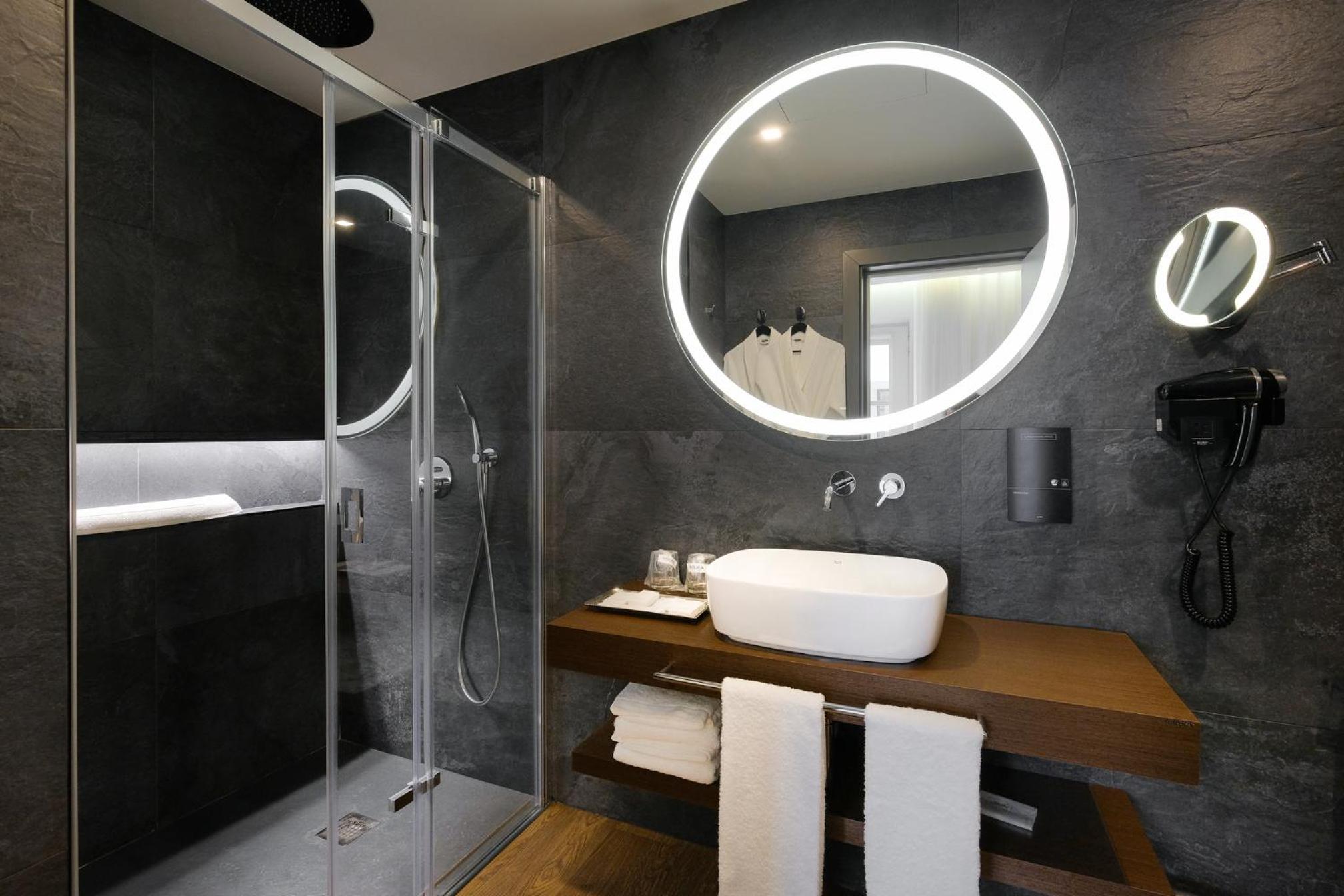 Standard Double Room - Photo 5