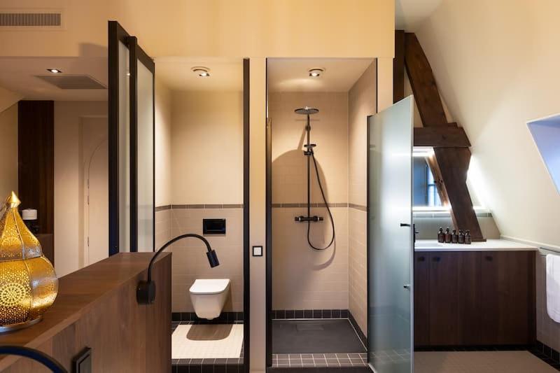 Deluxe King Suite photo 2