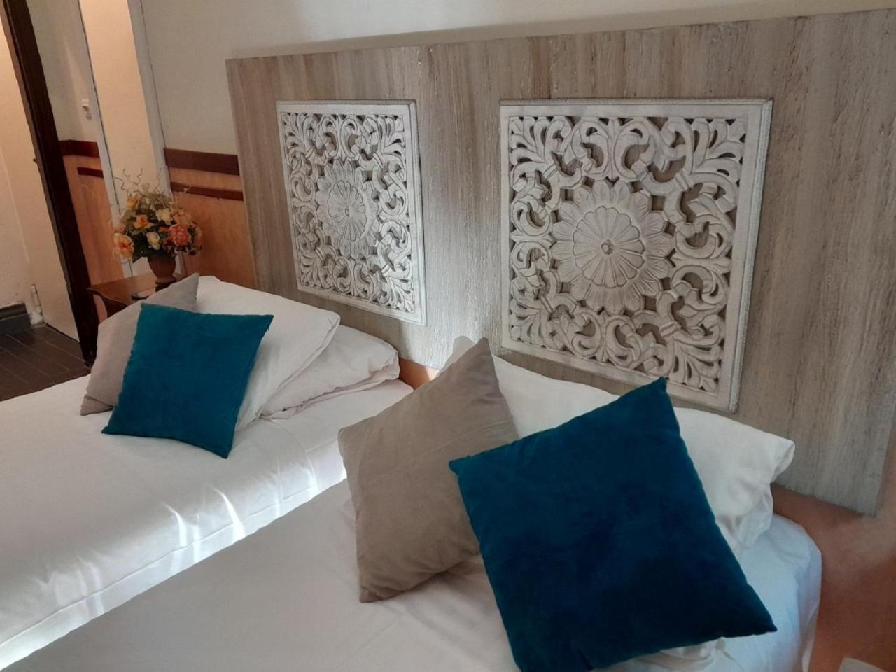 Standard Twin Room - Photo 1