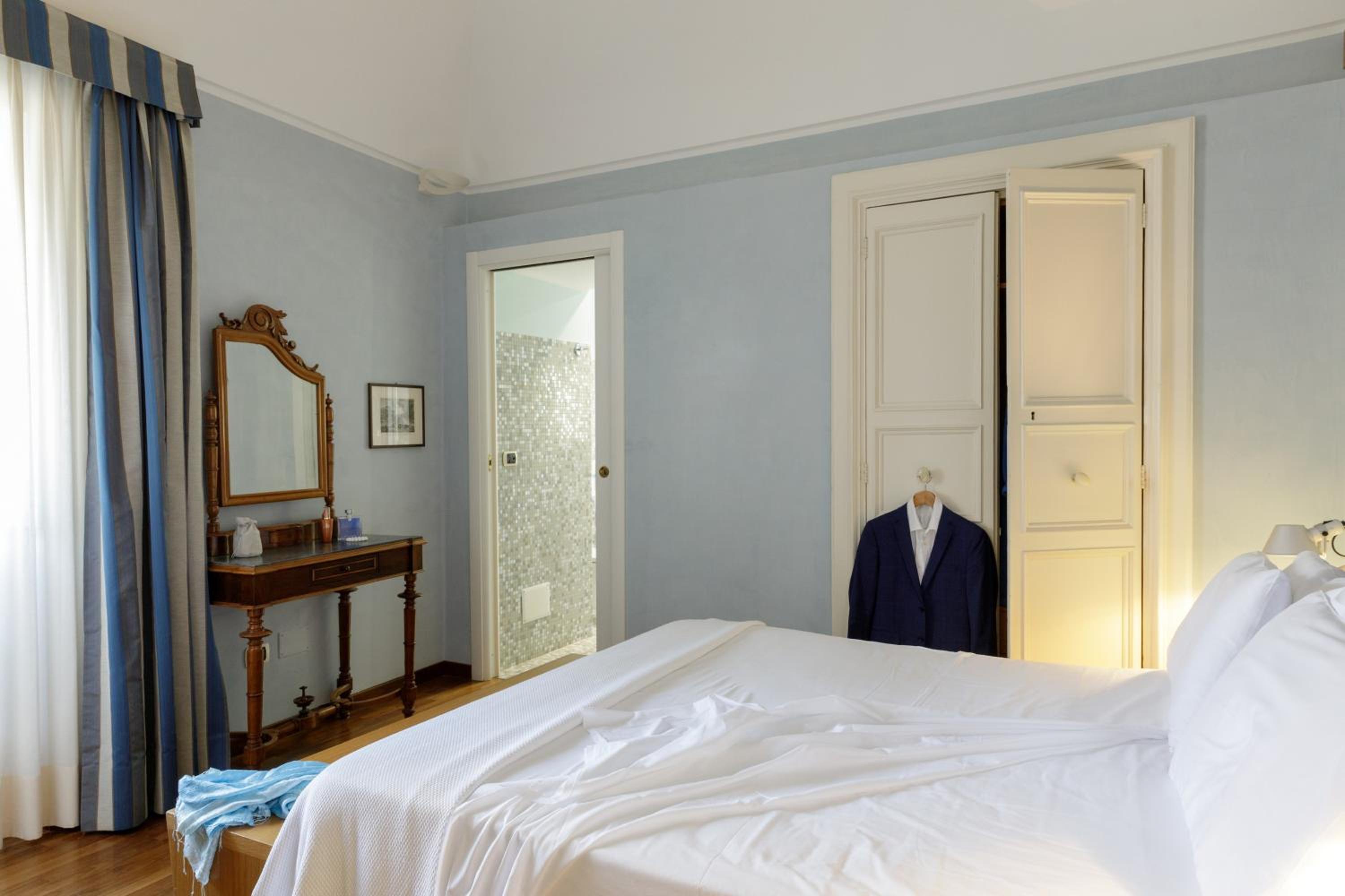 Double Room - Photo 6