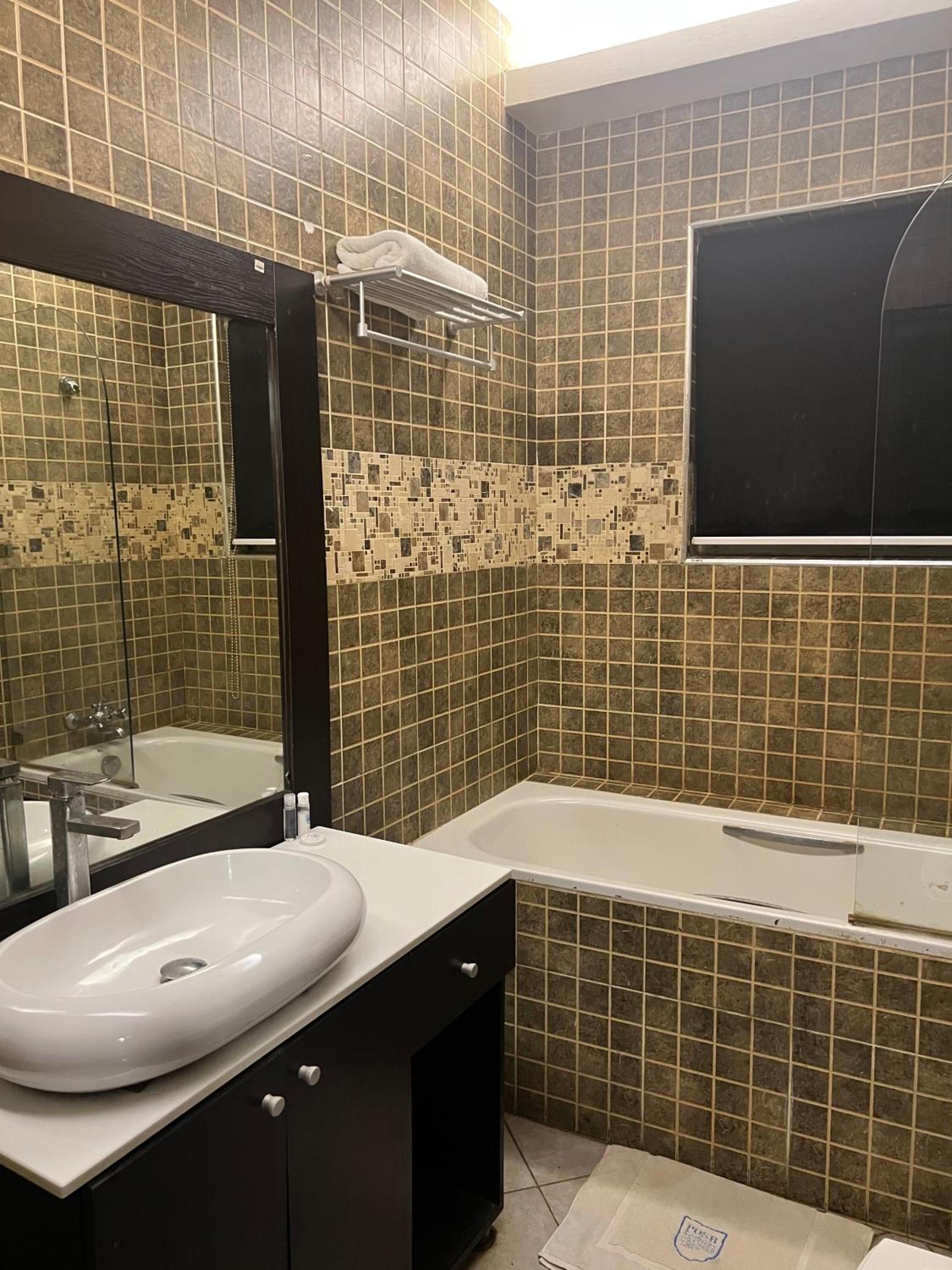Superior King Room - Photo 10