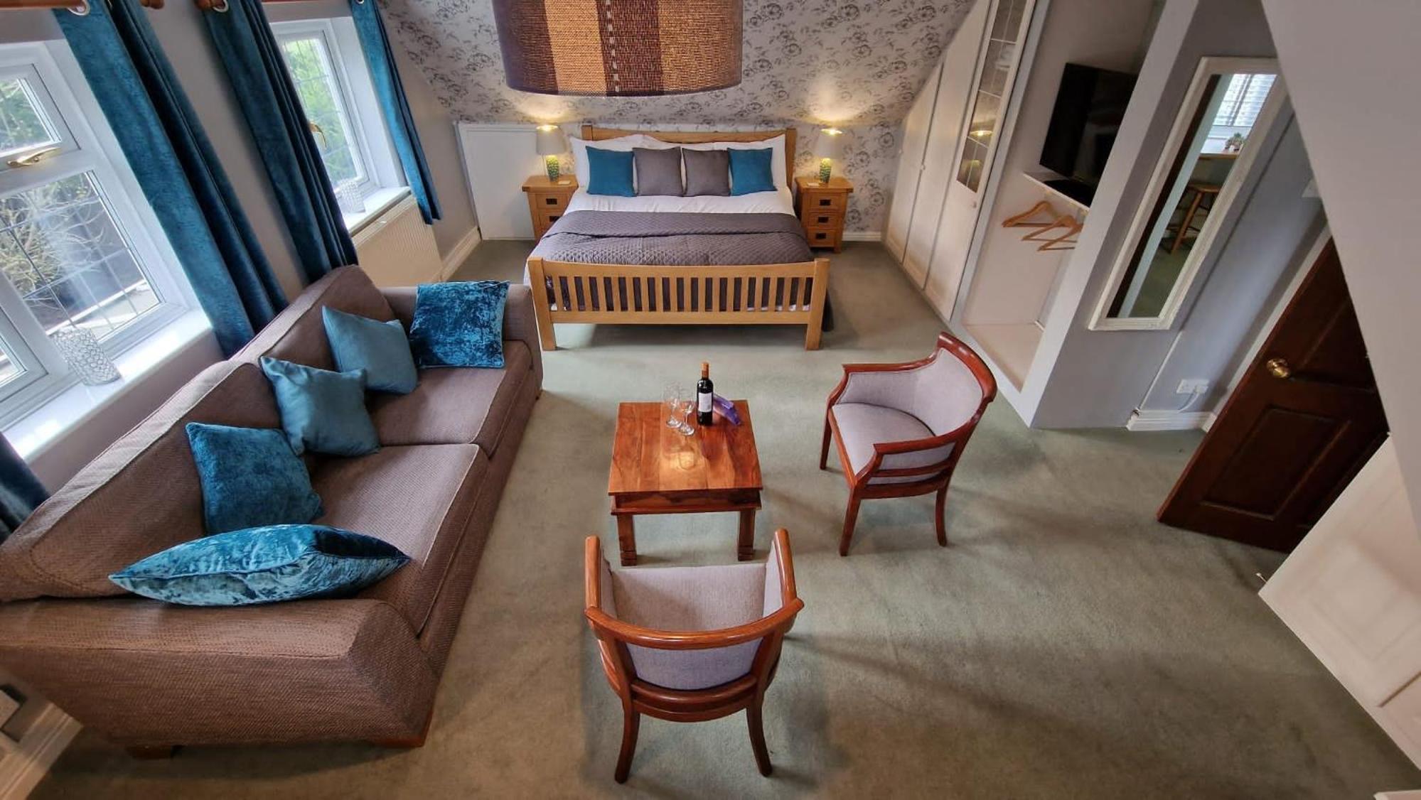 Junior Suite with Garden View - Photo 2