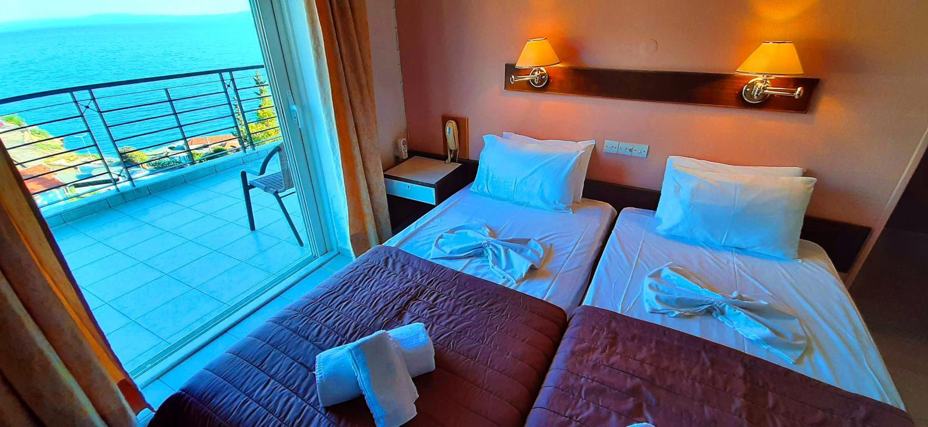 Deluxe Twin Room with Sea View photo 1