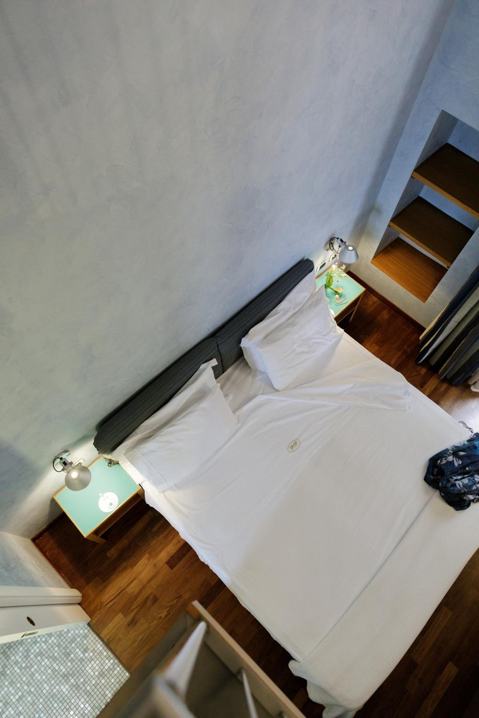 Double Room - Photo 4