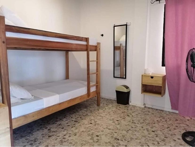 Budget Double Room - Photo 7