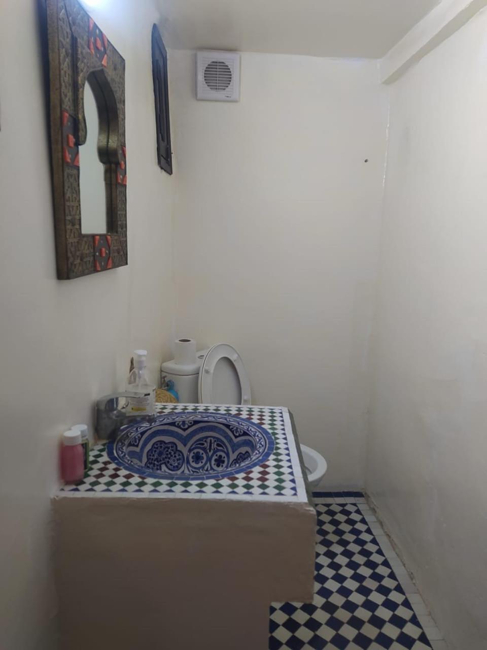 Economy Double Room - Photo 18