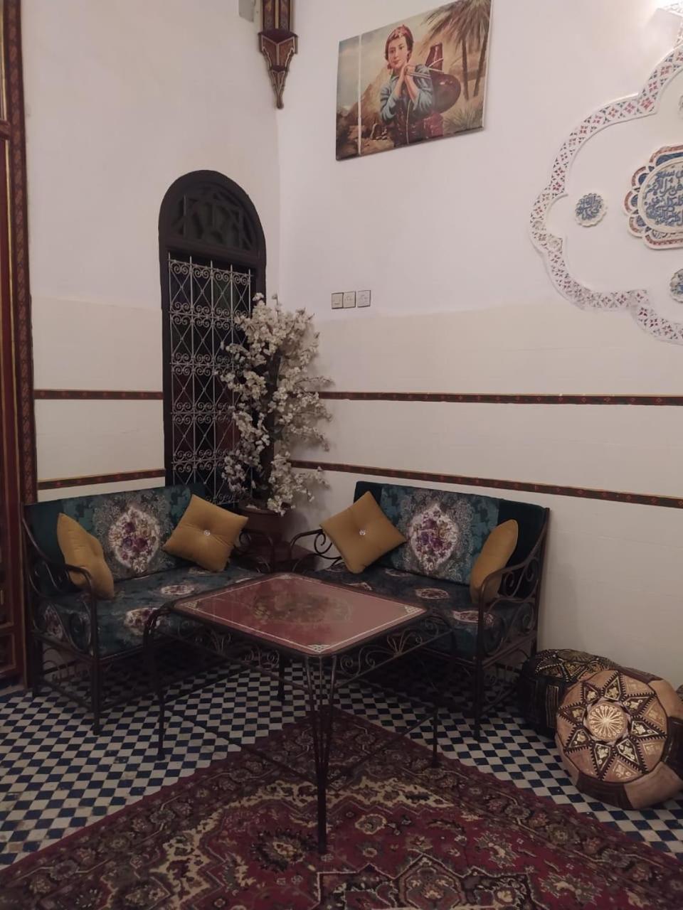 Five-Bedroom House - Photo 21