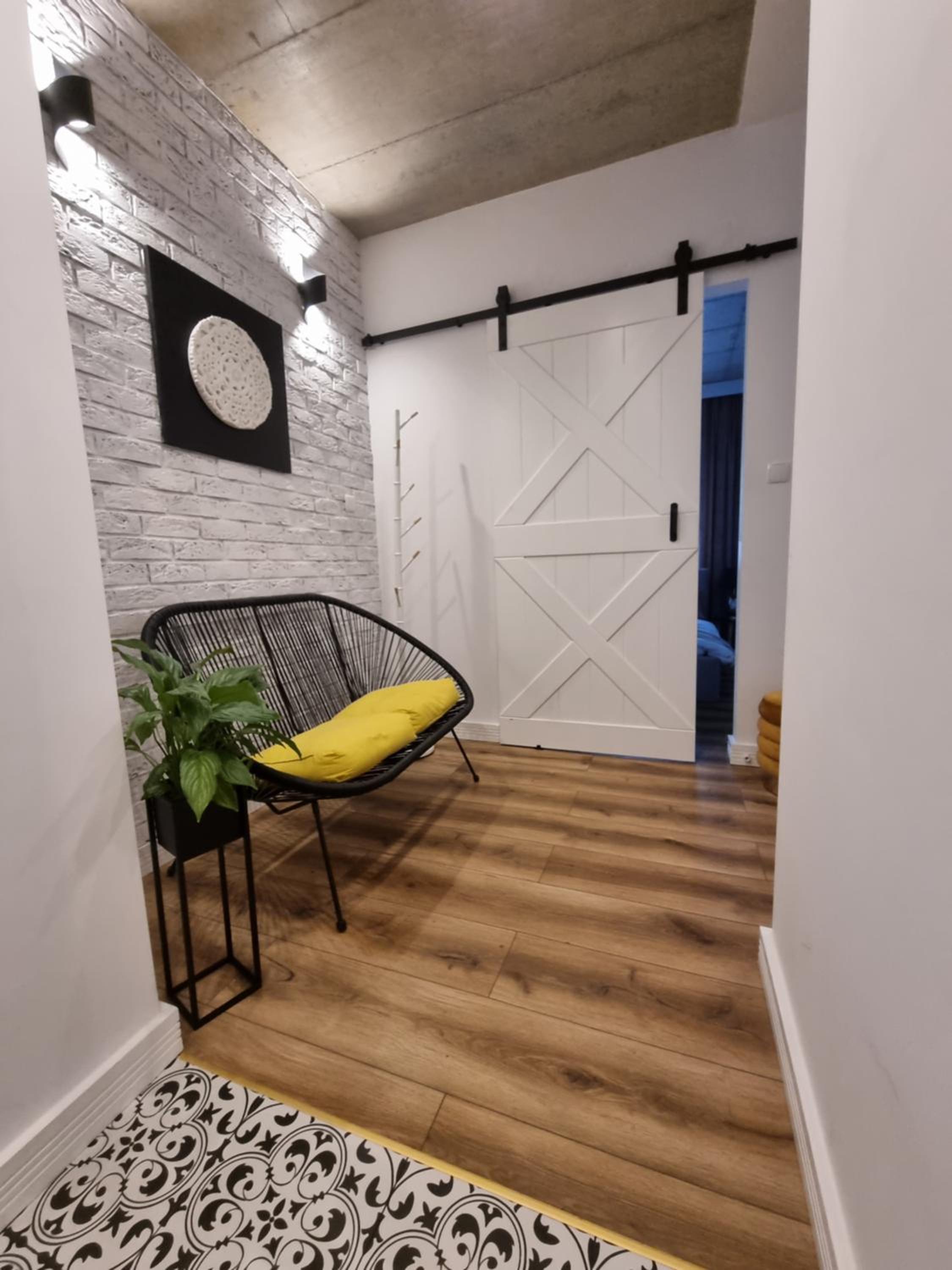 One-Bedroom Apartment - Photo 33