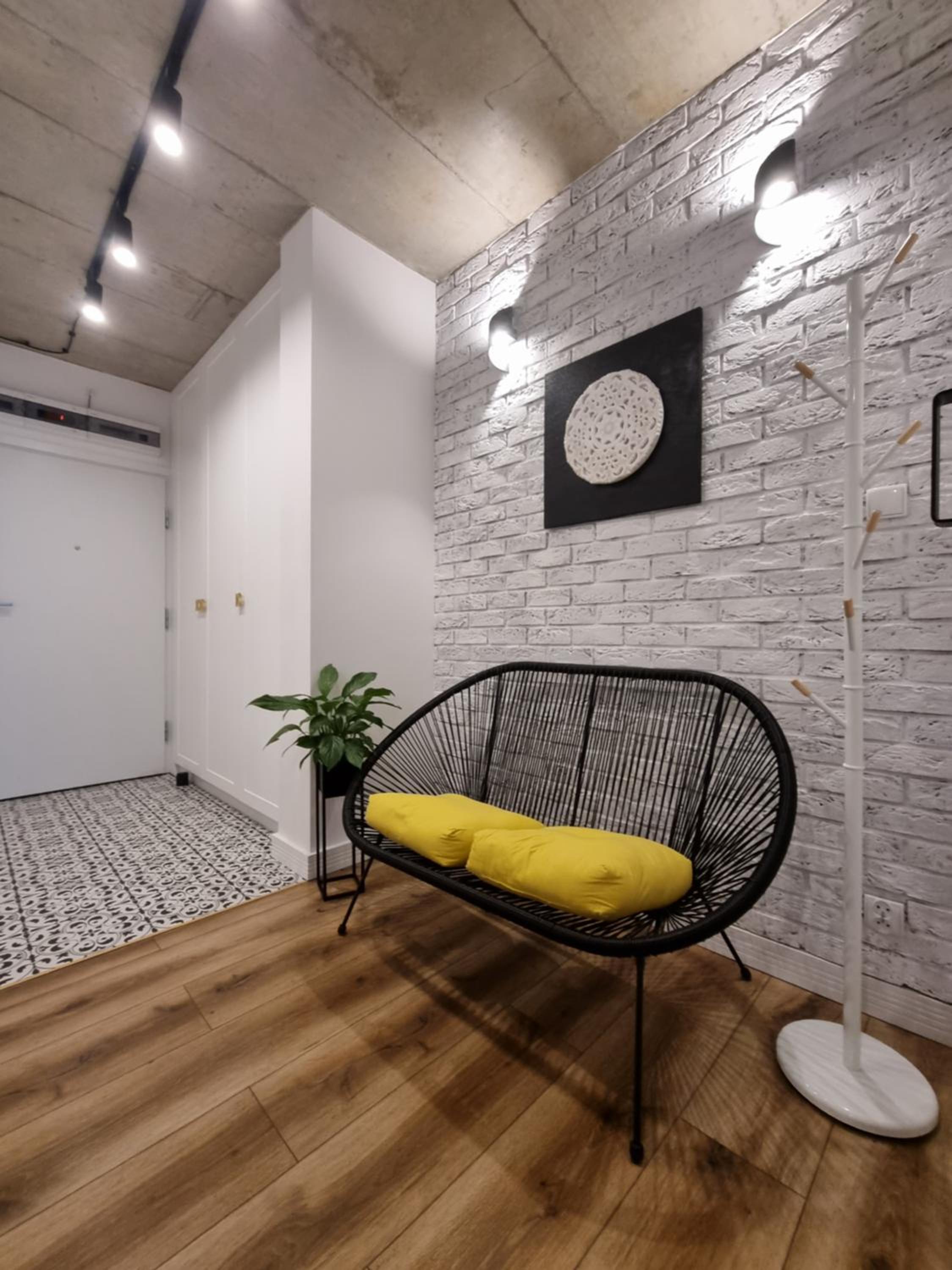 One-Bedroom Apartment - Photo 34