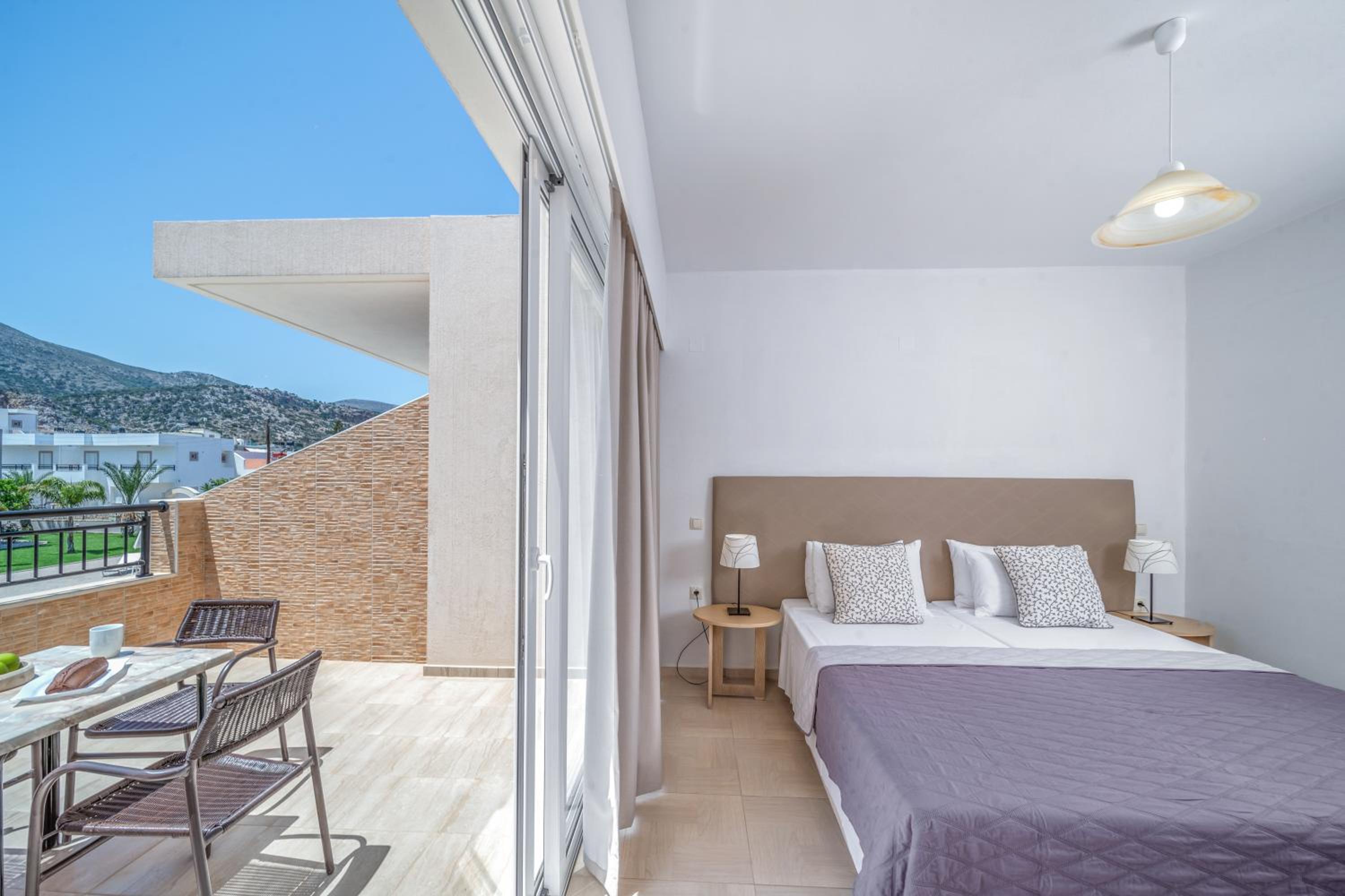 Superior One-Bedroom Apartment with Pool View