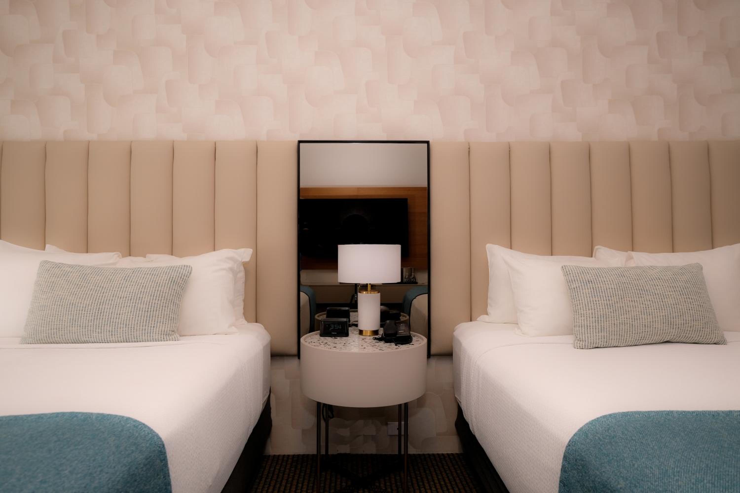 Oceanfront Two Double Beds - Photo 6