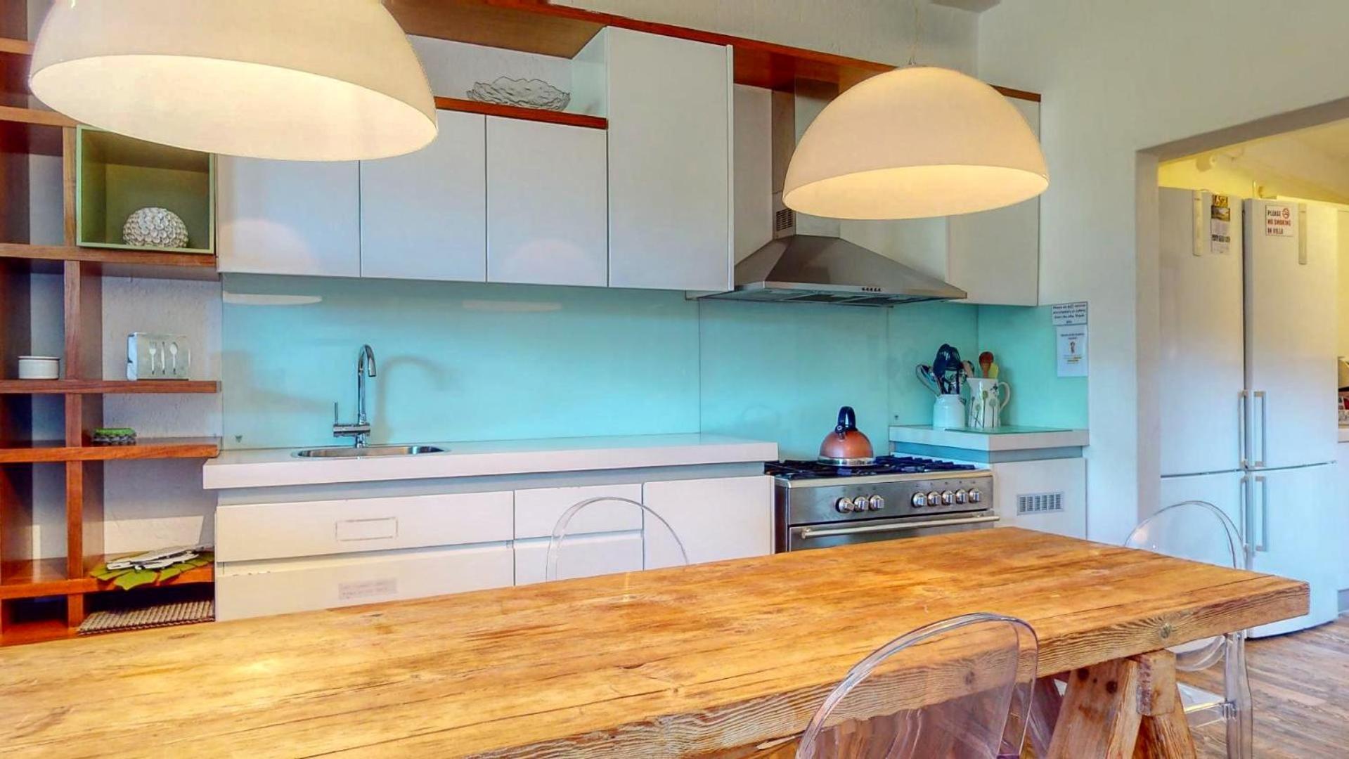 Four-Bedroom House photo 2