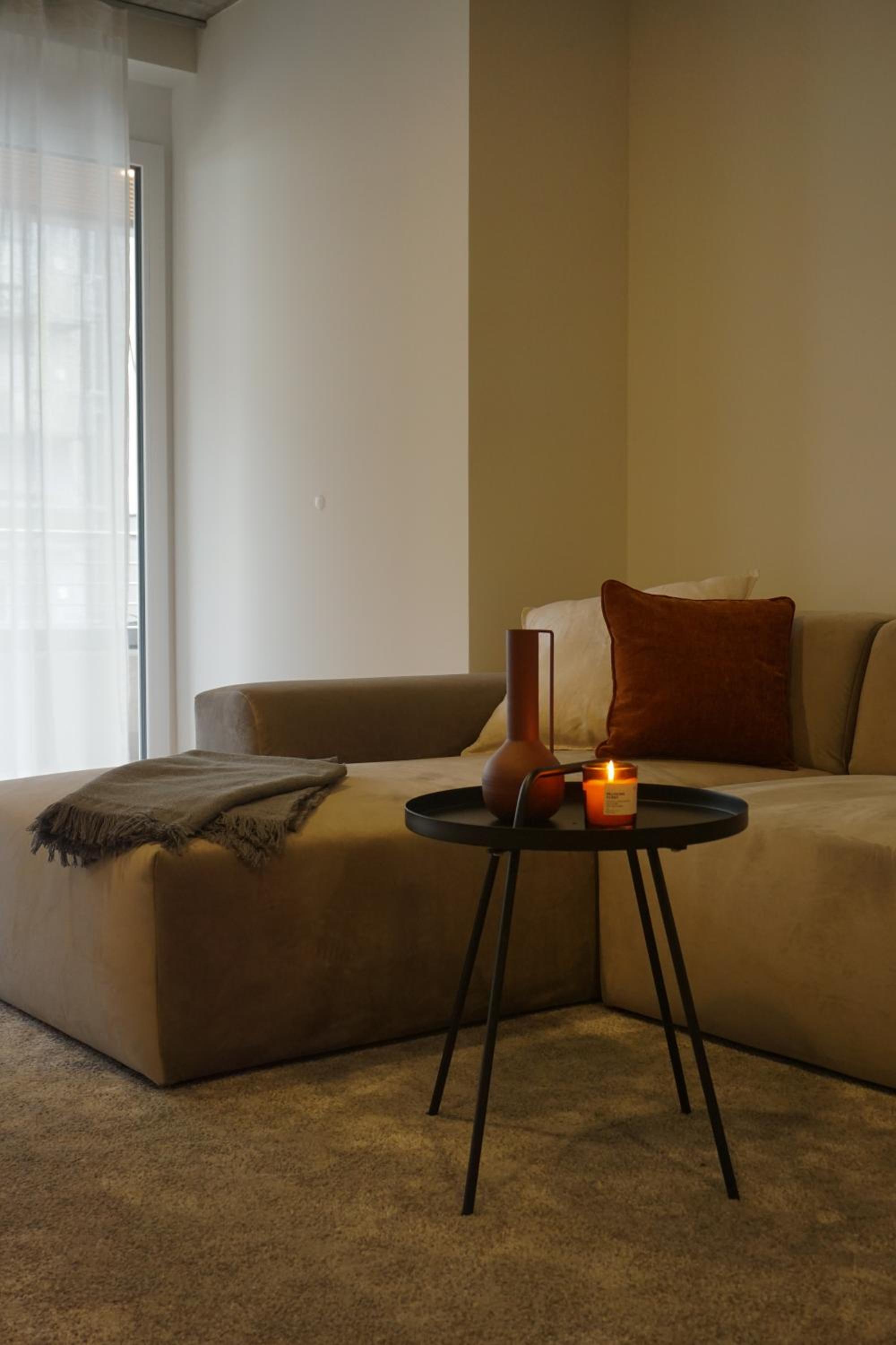 One-Bedroom Apartment photo 1