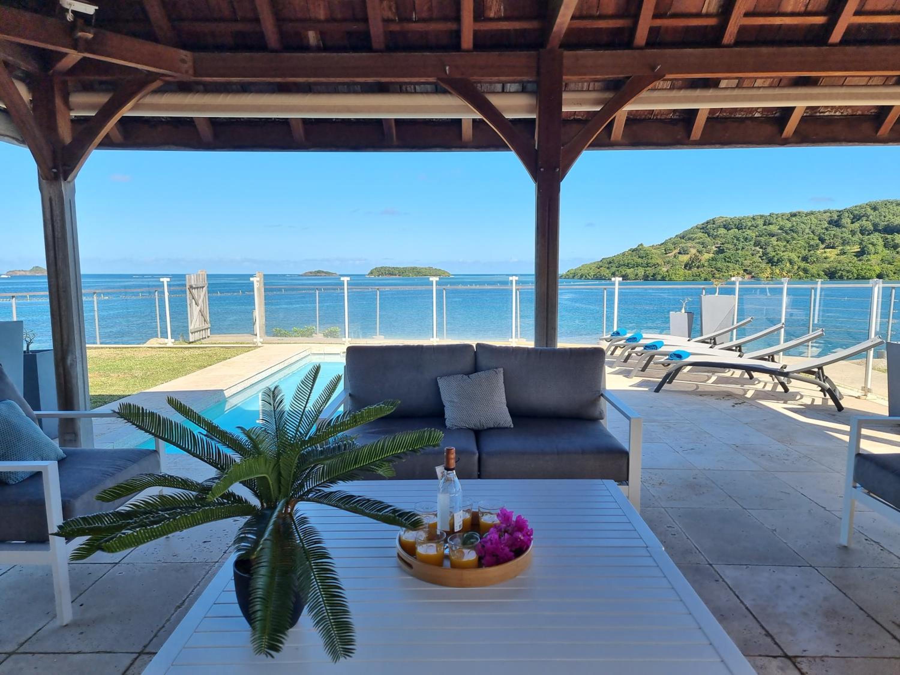Villa with Sea View photo 2