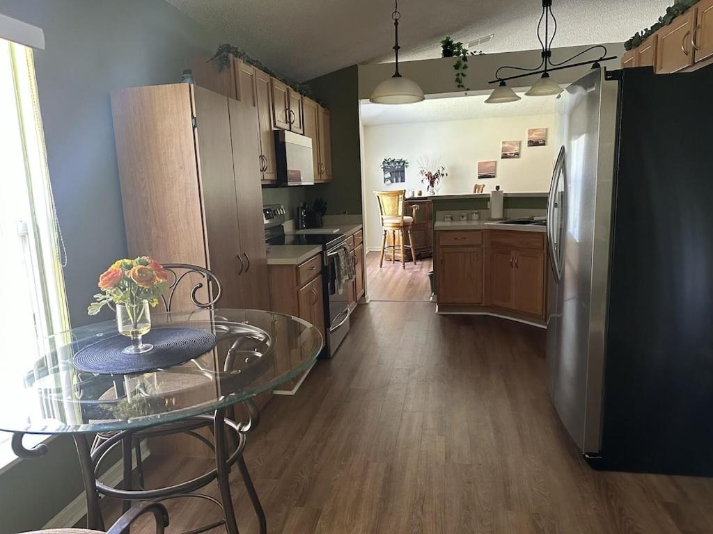Three-Bedroom House photo 2