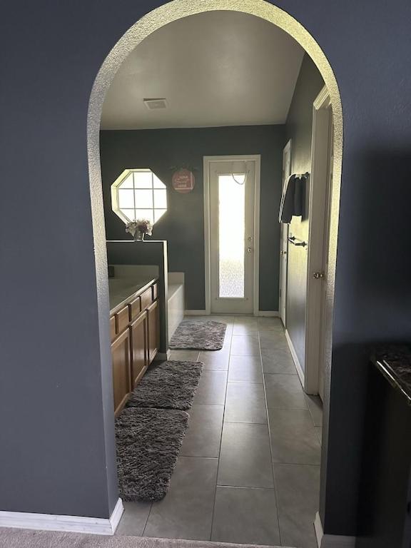 Three-Bedroom House photo 3