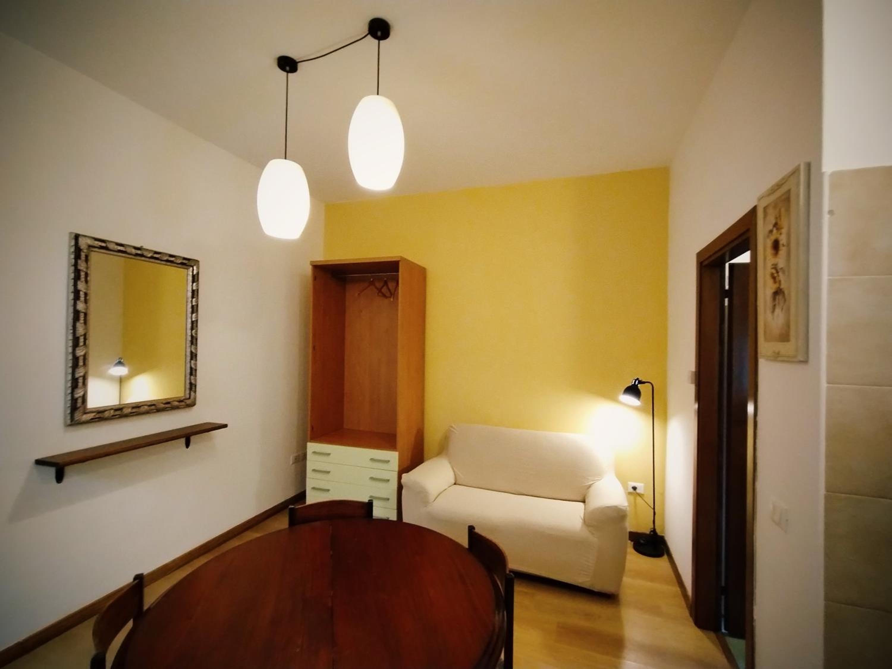 One-Bedroom Apartment photo 1