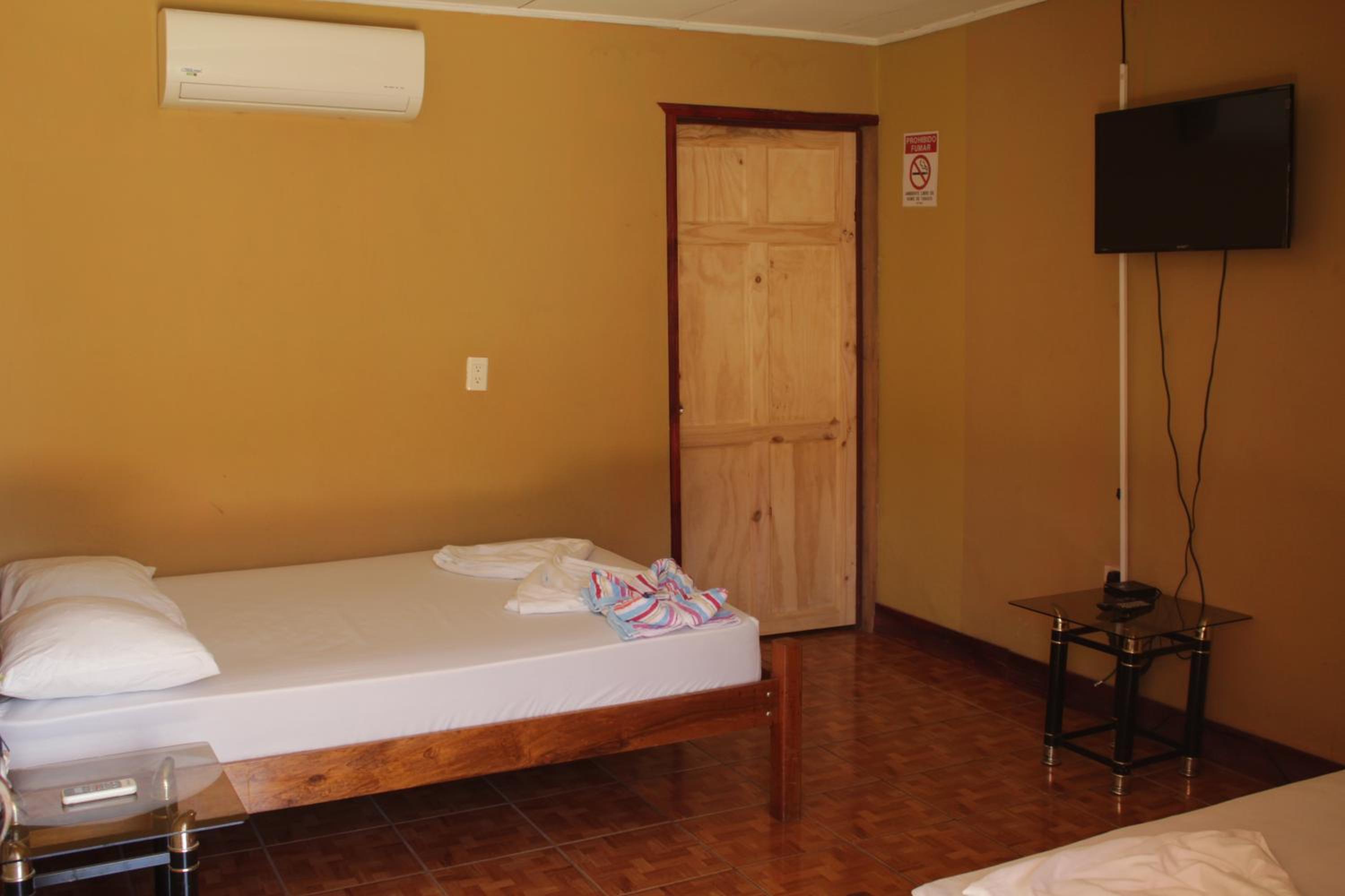 Mixed Dormitory Room photo 3