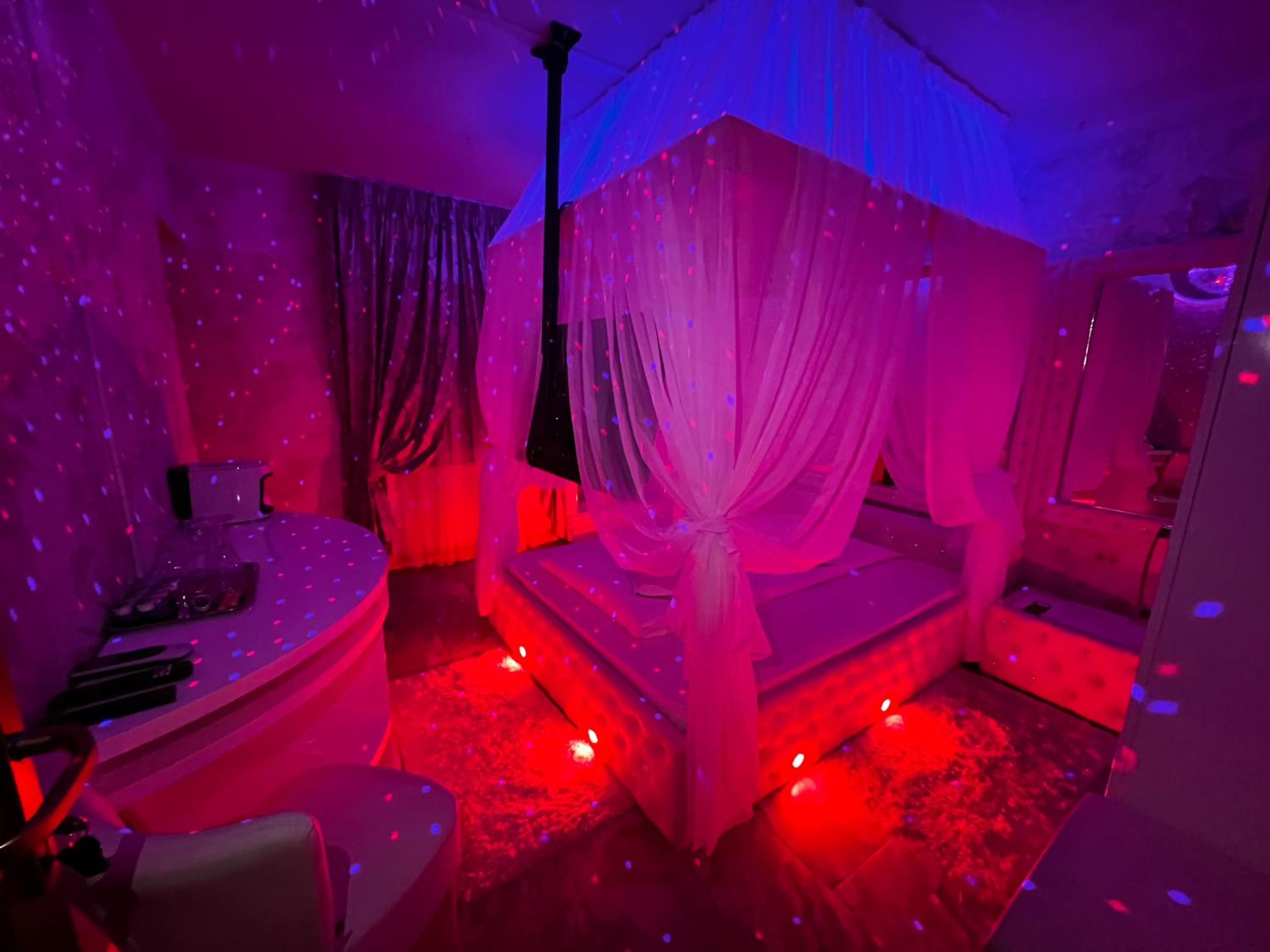 Room 9