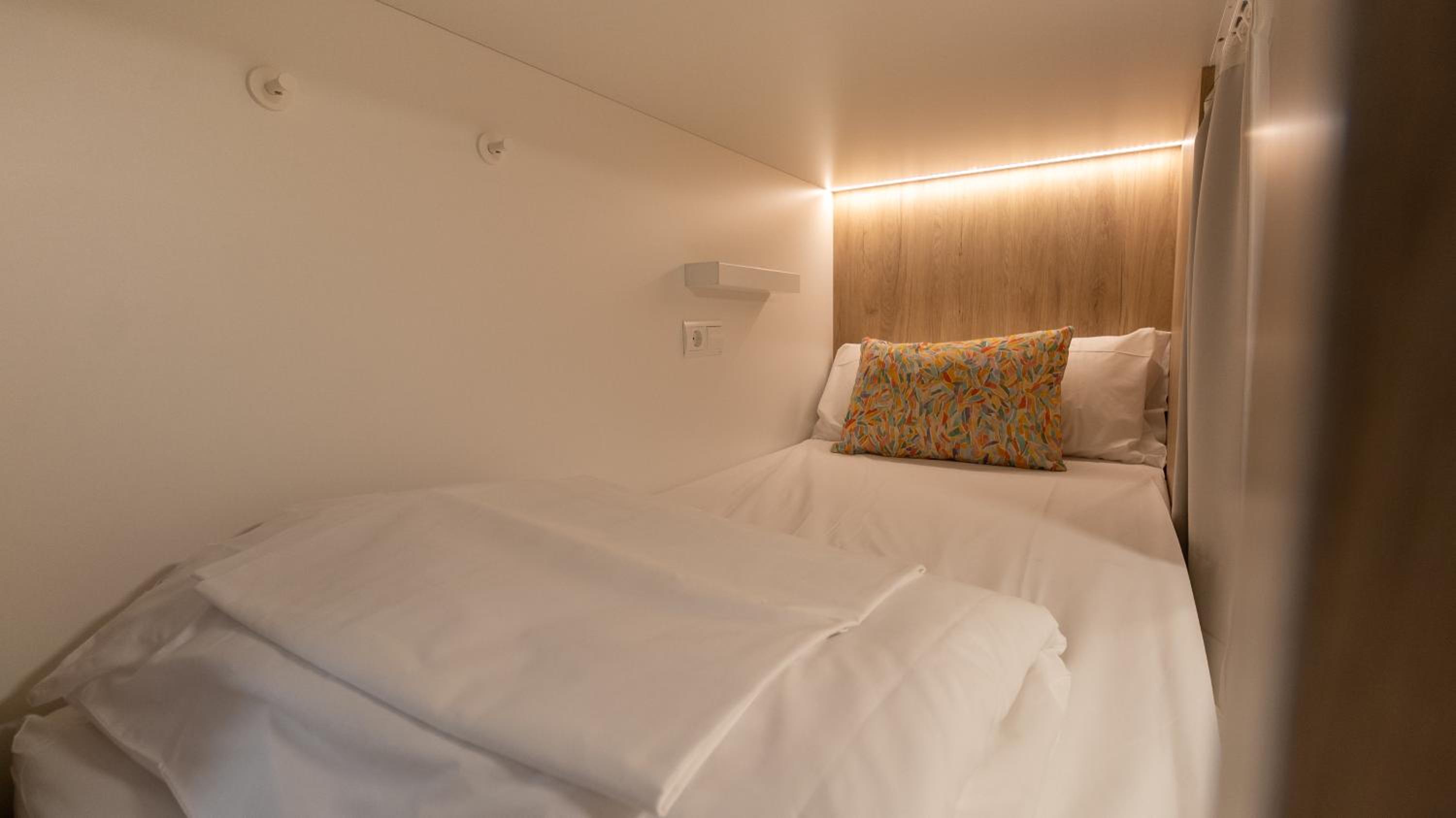 Cama en Habitación Compartida Mixta de 8 Camas