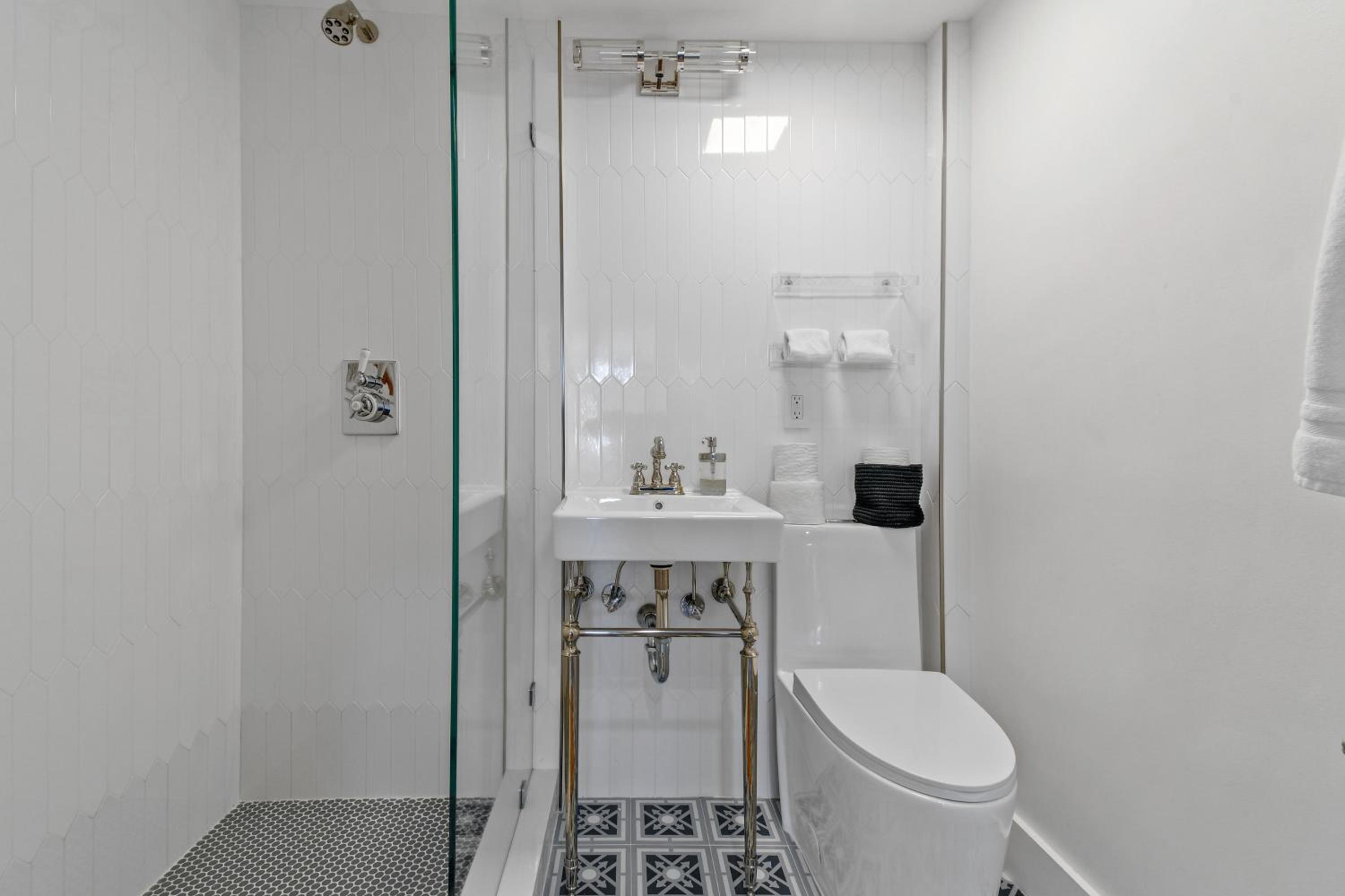 Queen Suite with Sea View photo 3