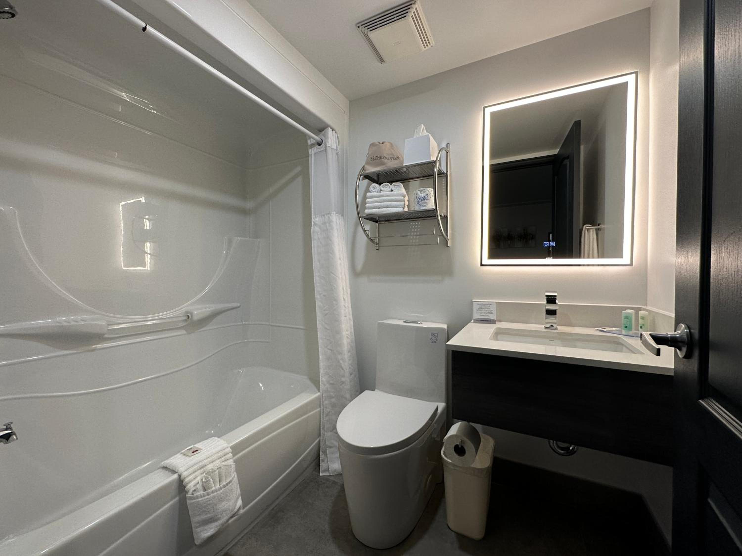 Standard King Room - Non Smoking/No Pets - Photo 4