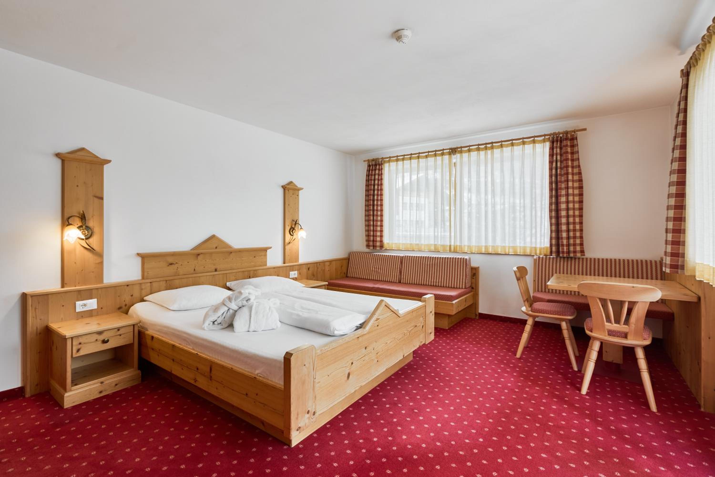 Suite with Balcony - Photo 12