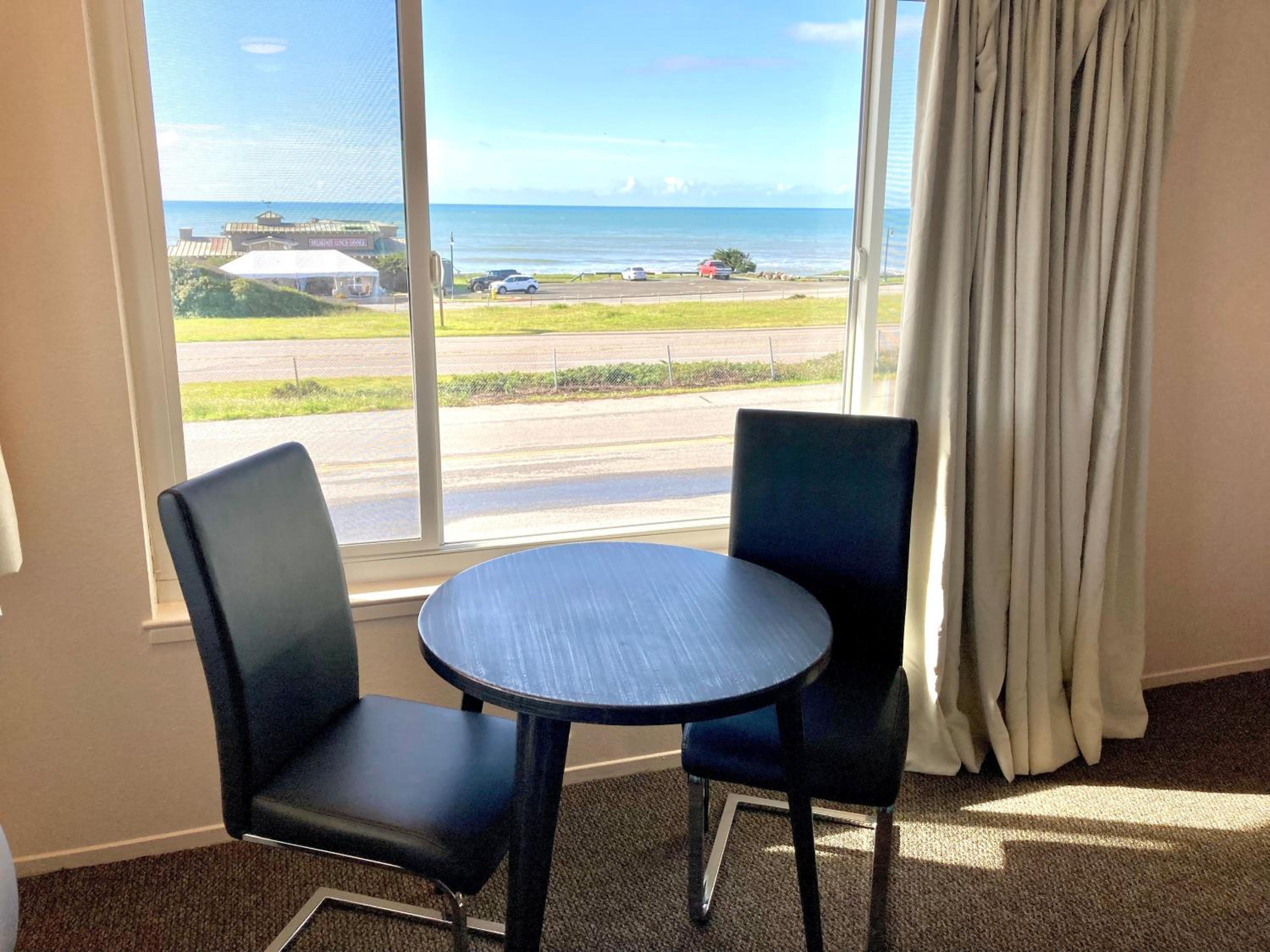 King Room with Sea View - Photo 12