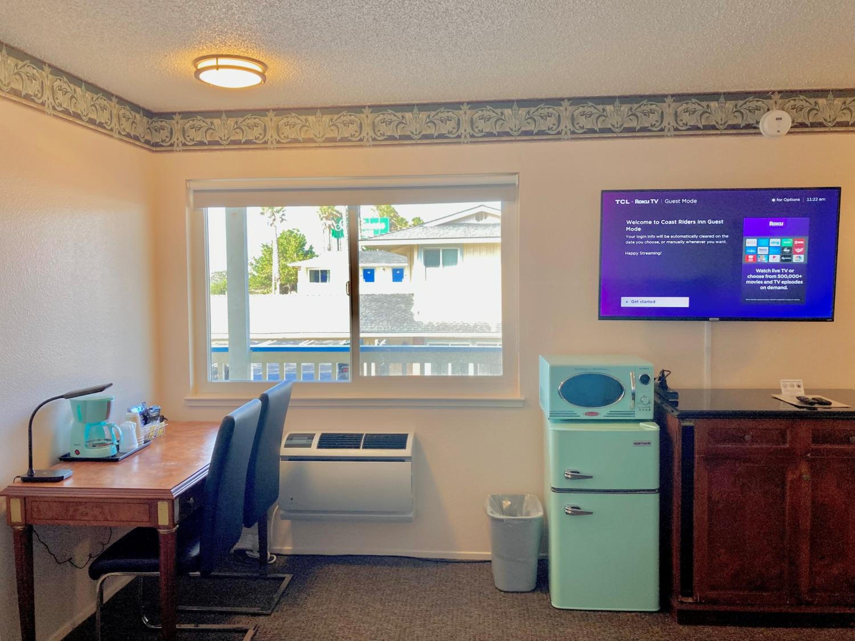 Queen Room with Sea View - Photo 2