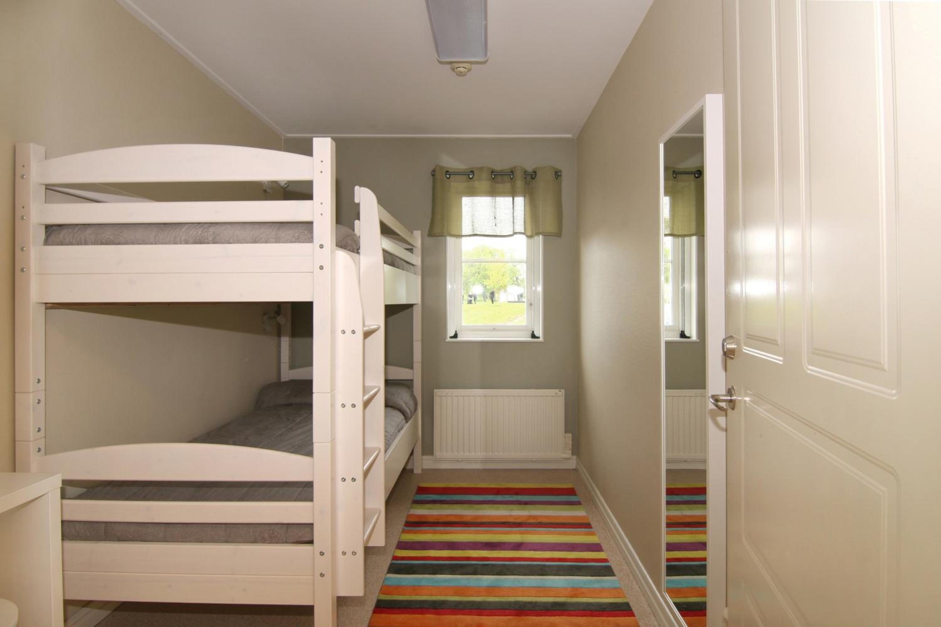 Standard Twin Room with Shared Bathroom photo 1