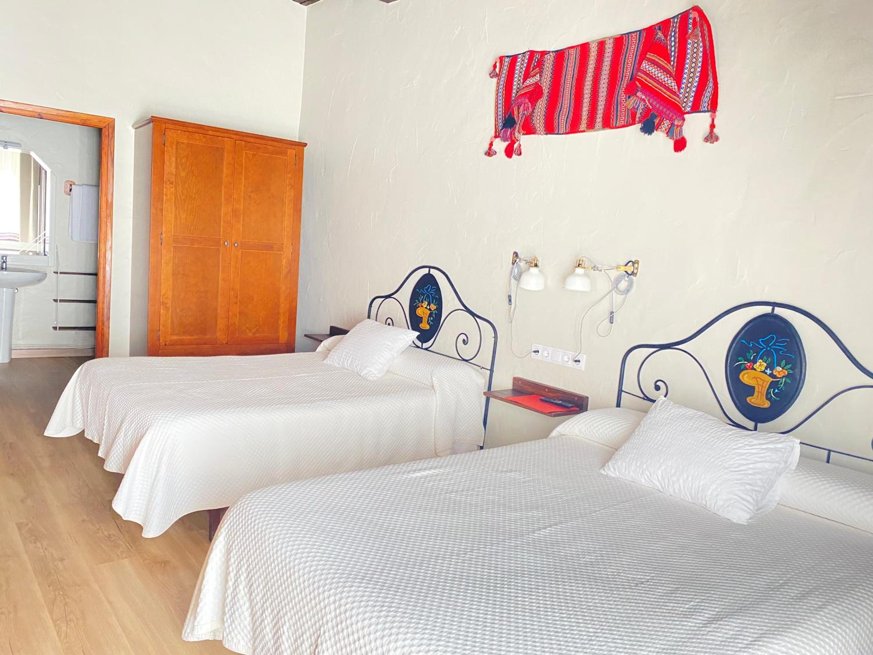 Double Room with Balcony - Photo 1