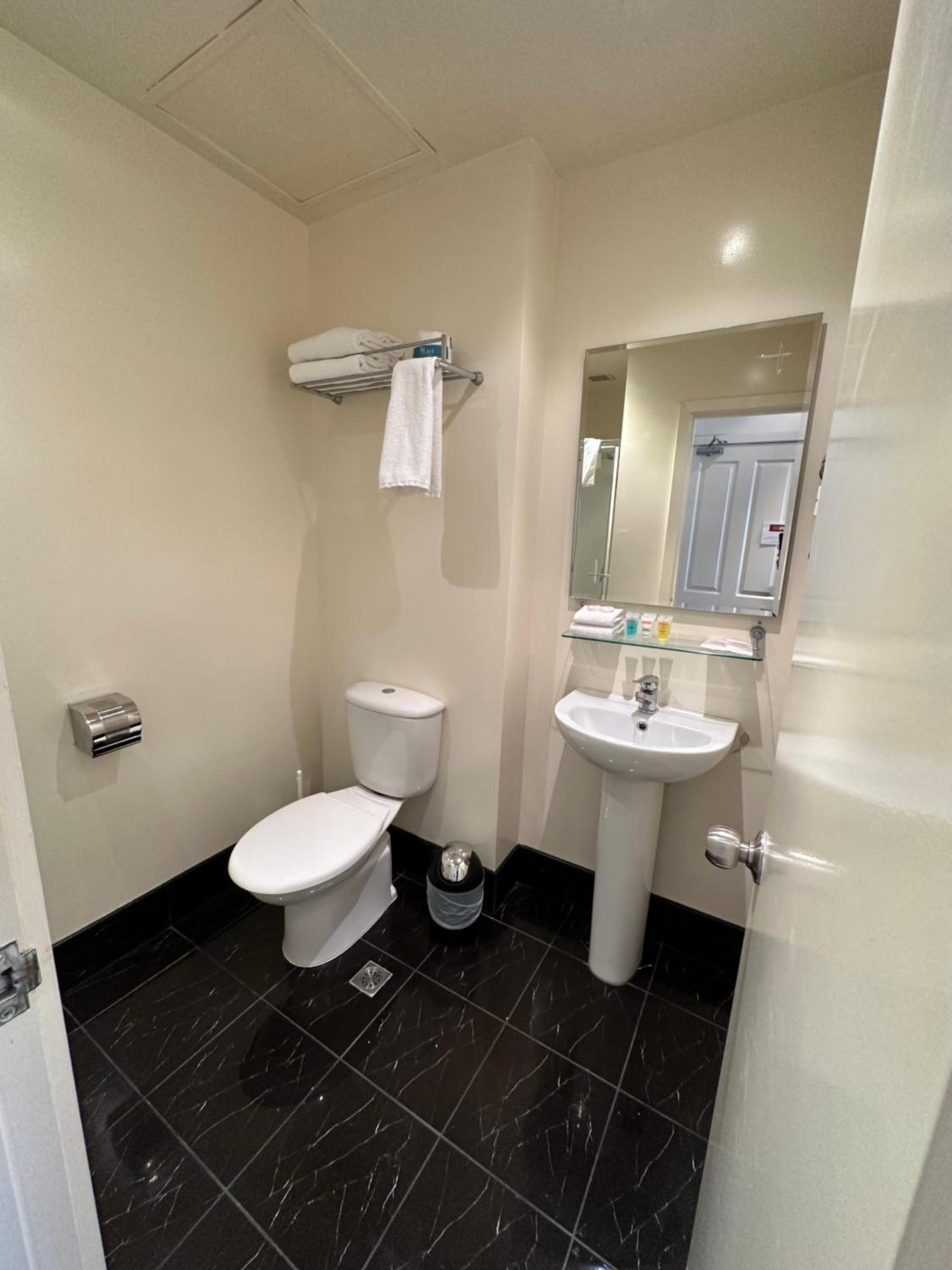 Premium King or Twin Room - Photo 3