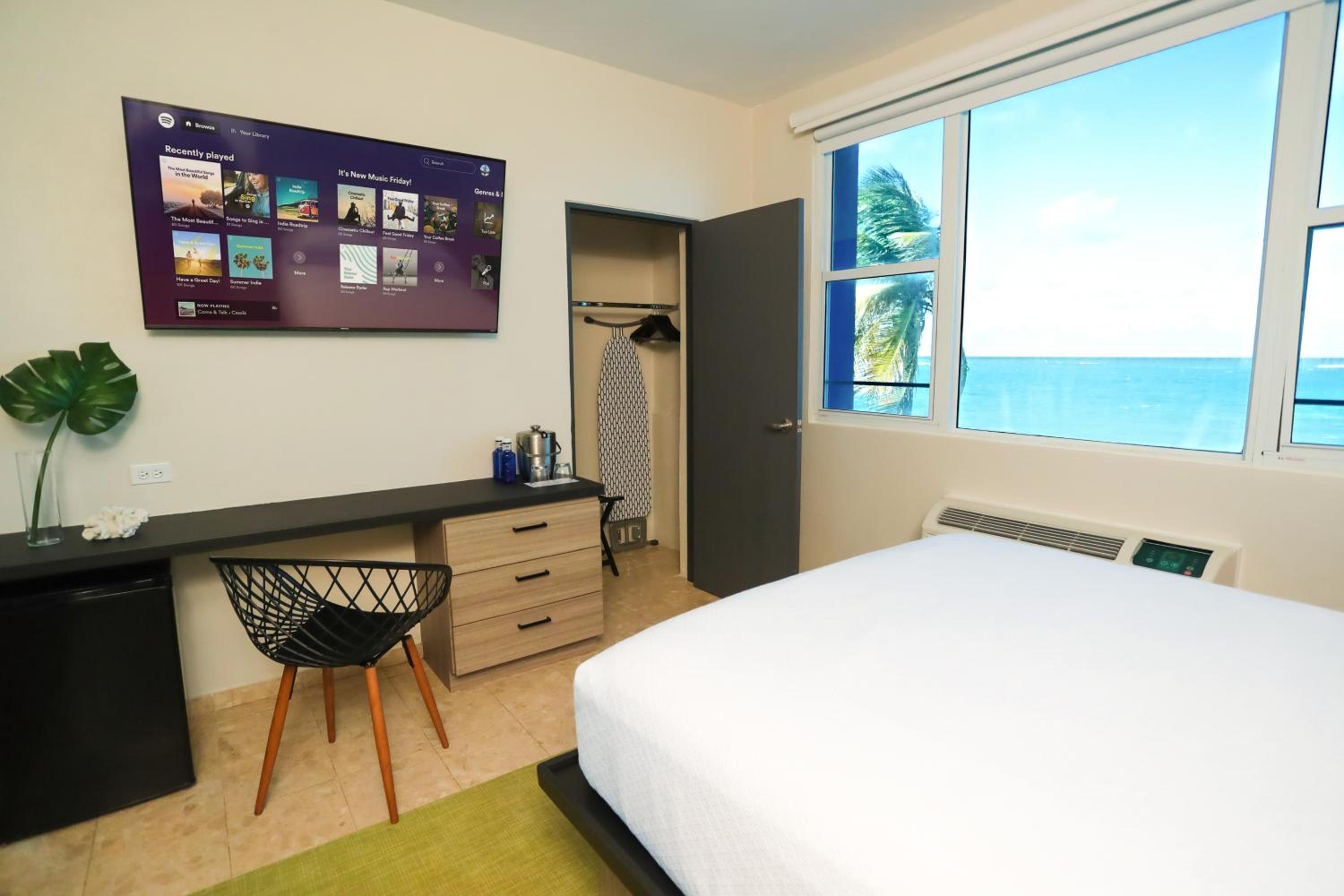 Tryst Ocean View Queen - Photo 2