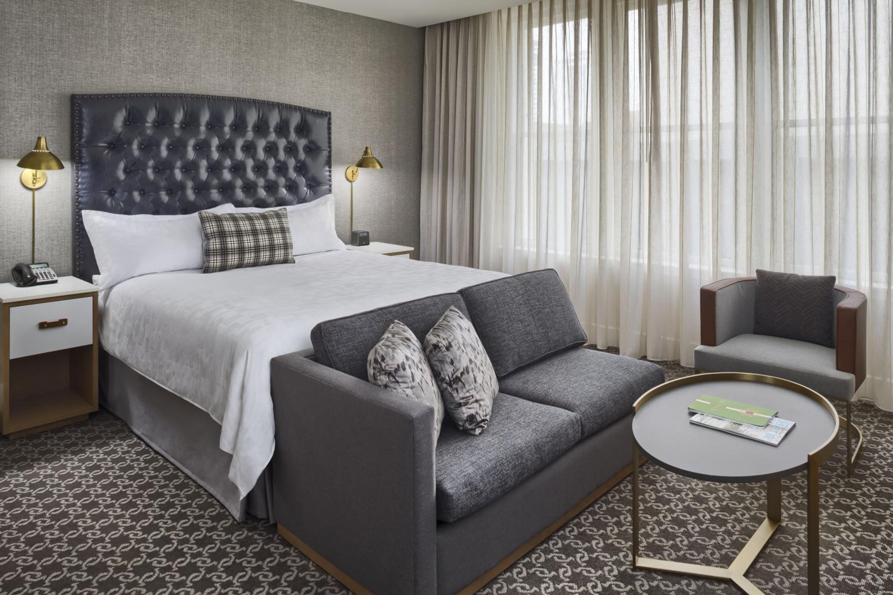 Deluxe King Room - Photo 1