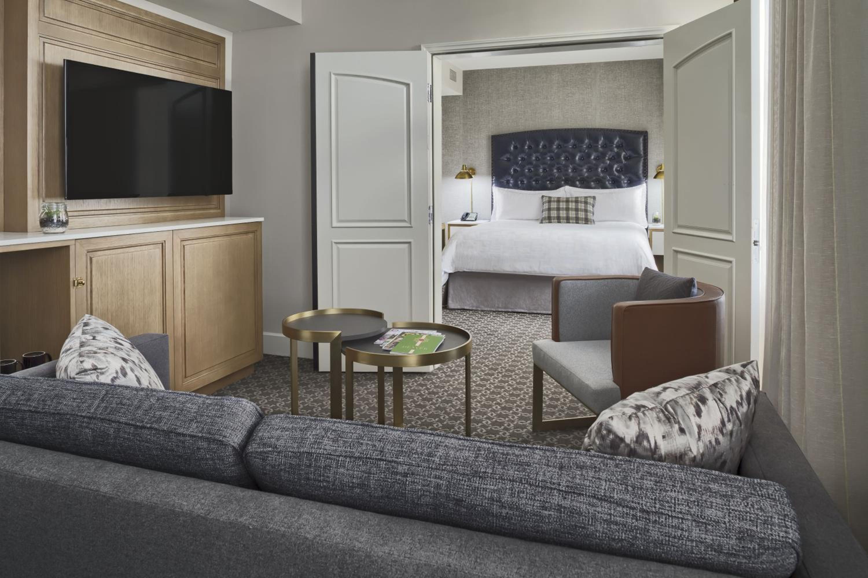 One-Bedroom Suite - Photo 1