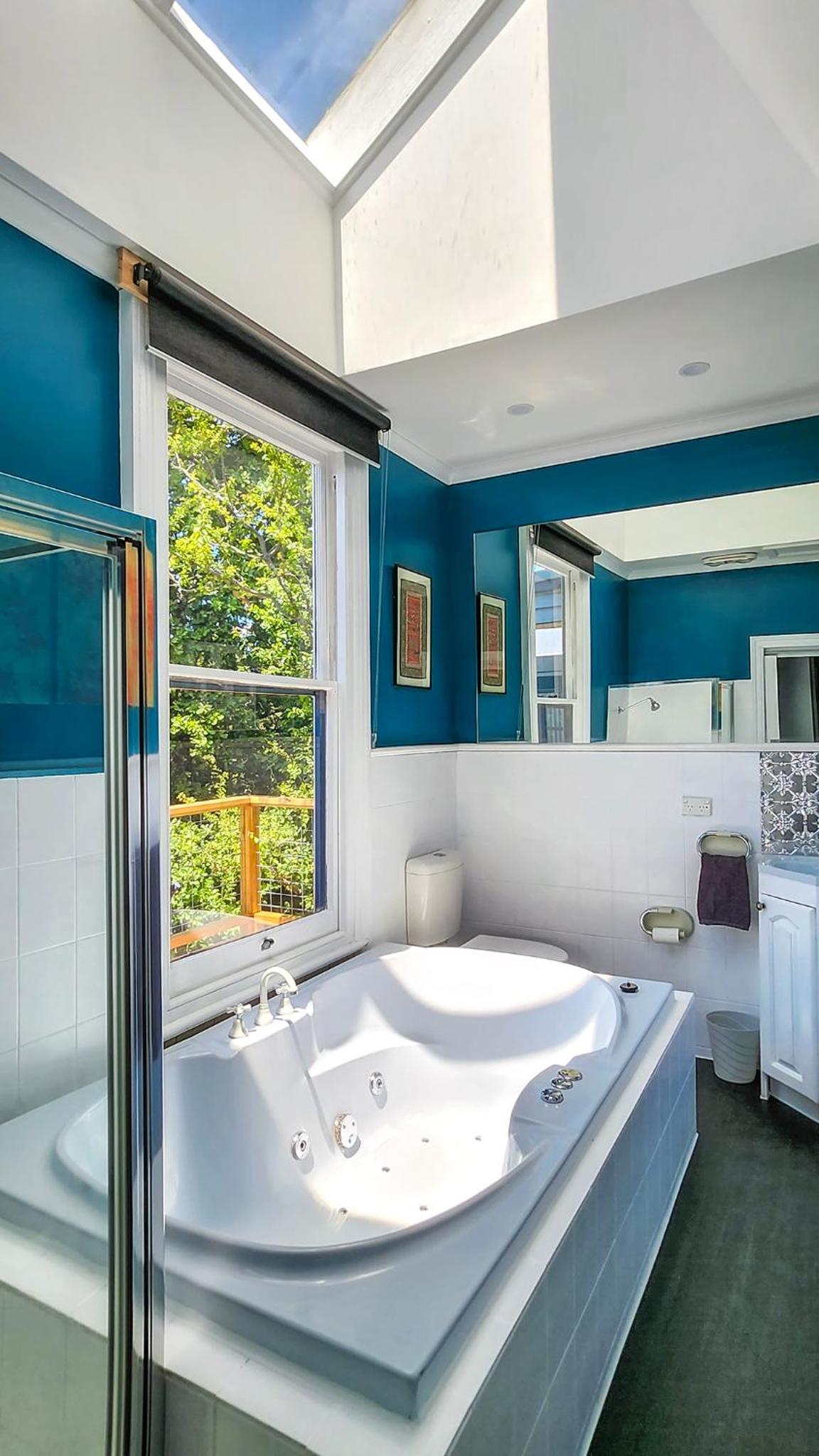 Three-Bedroom House photo 2