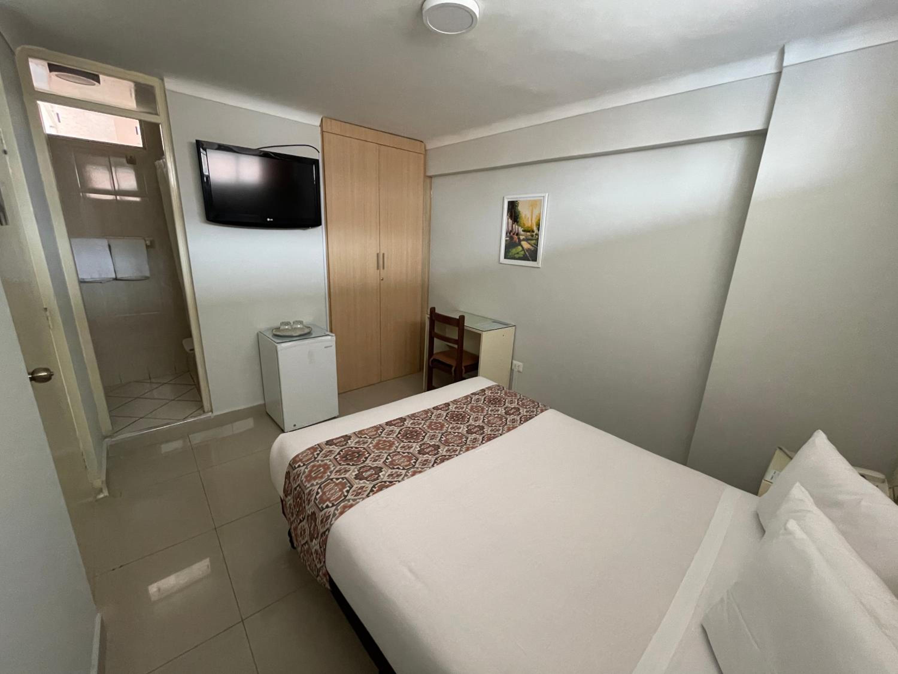 Small Single Room photo 2