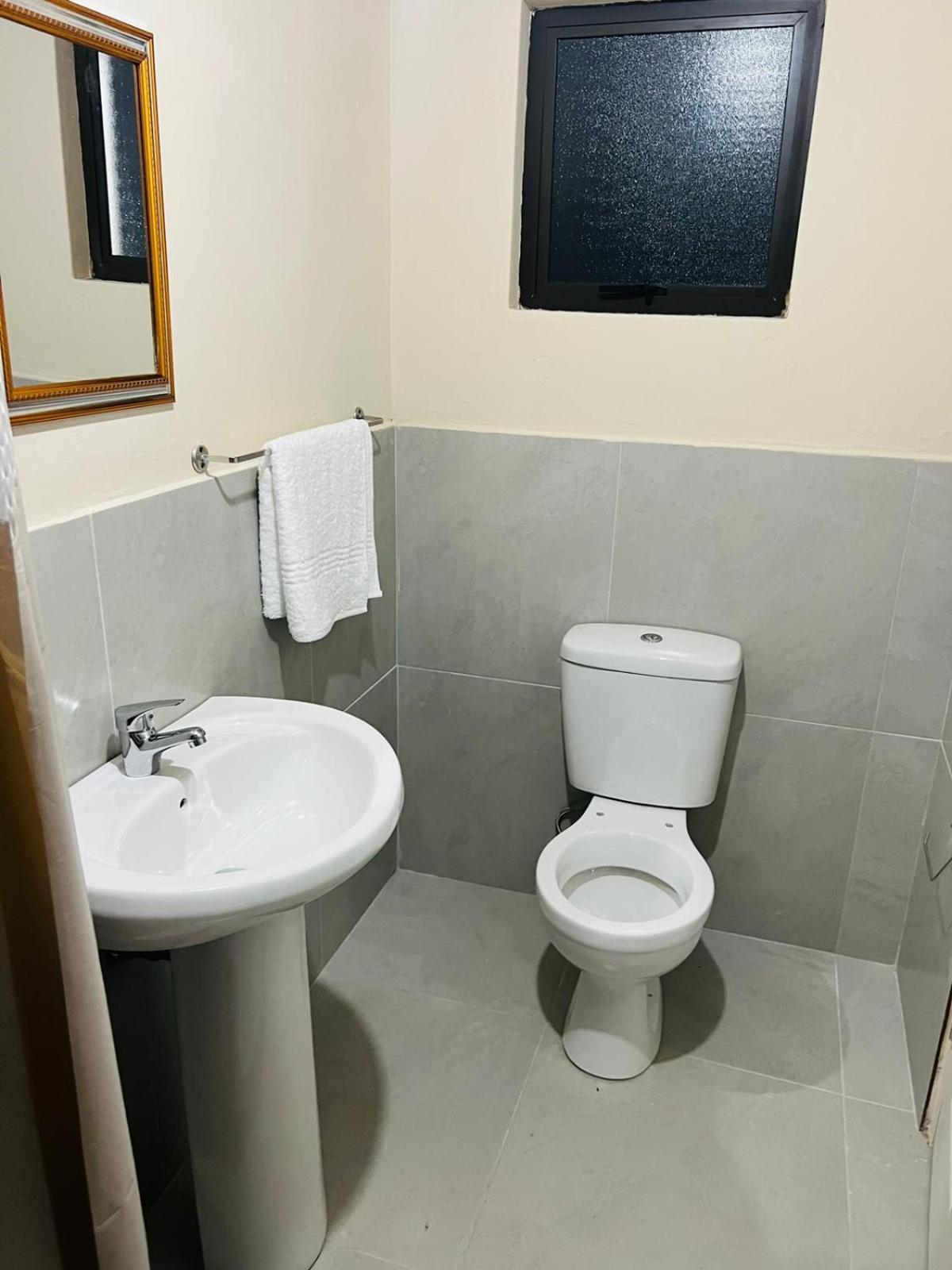 Double Room With Private Bathroom photo 3