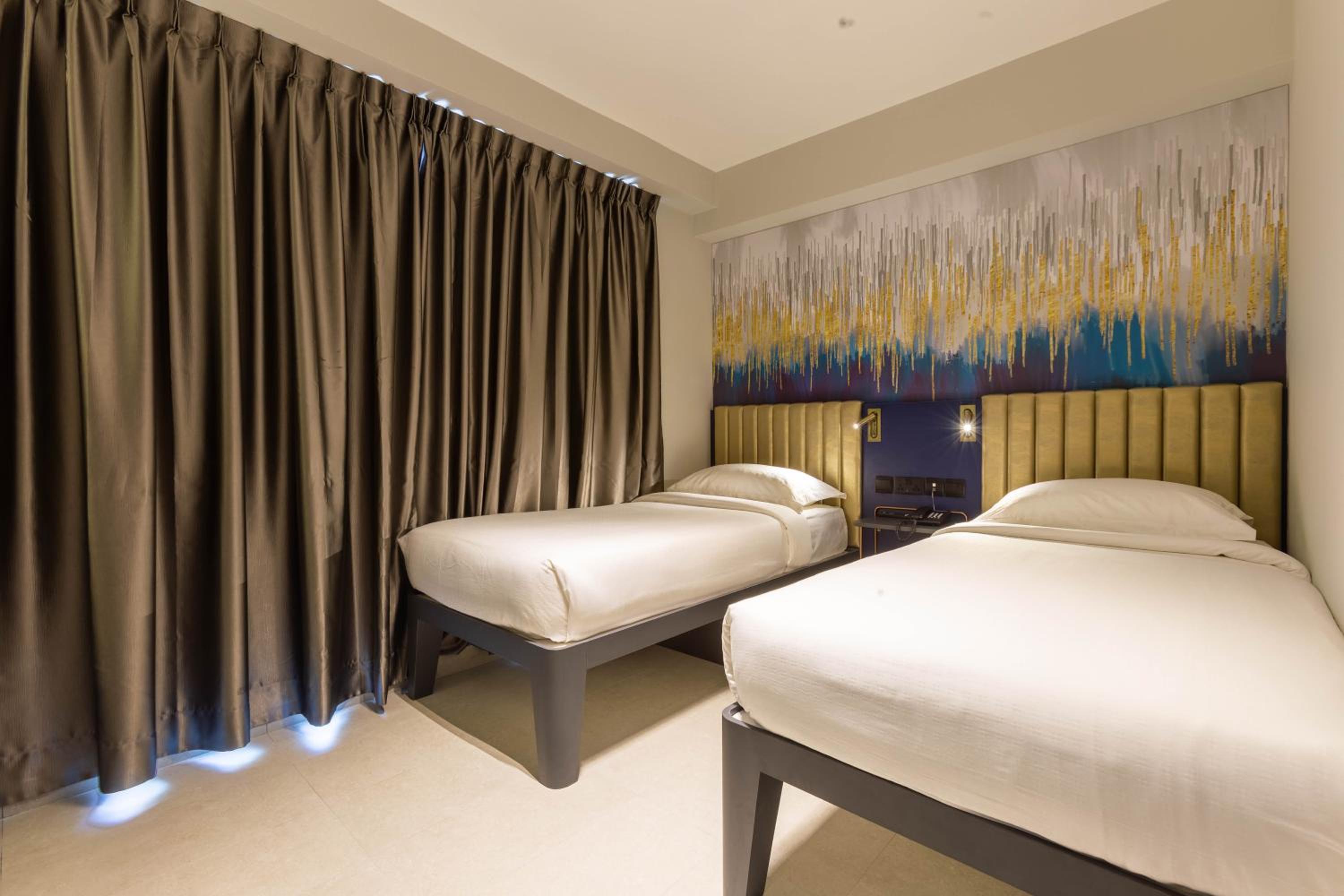 Deluxe Twin Room photo 2