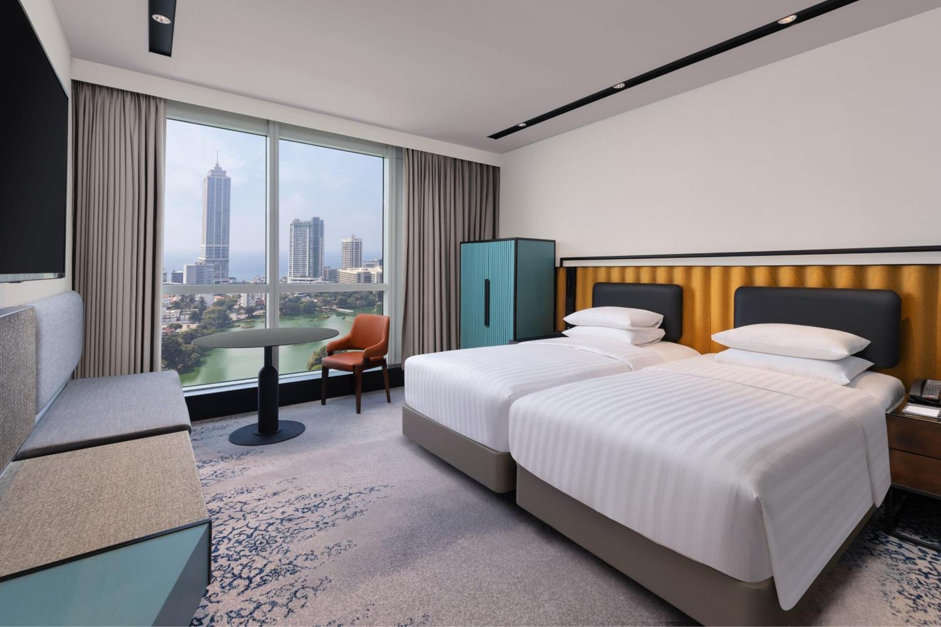 Superior Twin Room with City View  – Includes a 20% discount at Beira Kitchen and Ala Carte - Photo 2