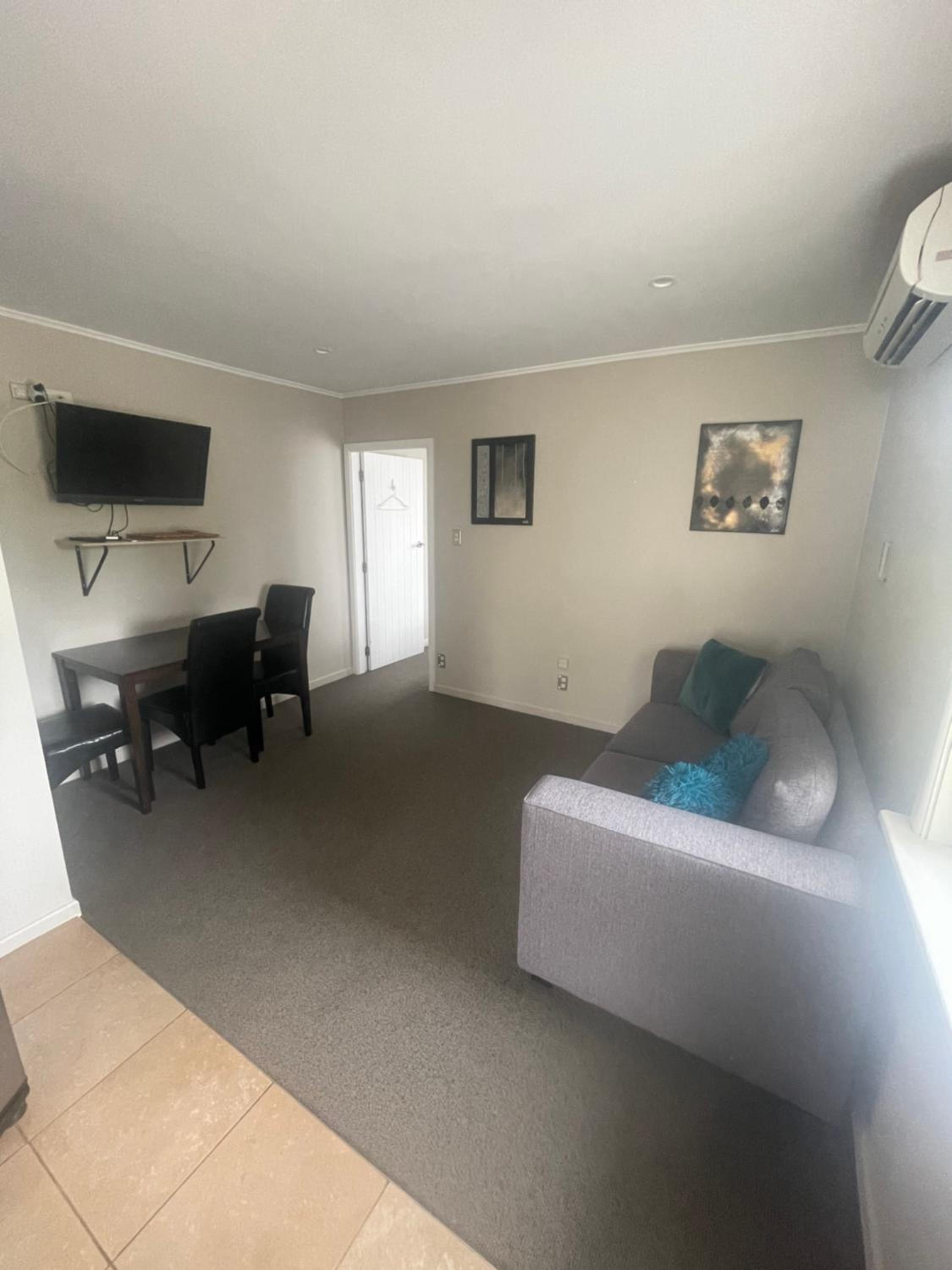 One-Bedroom Apartment photo 3