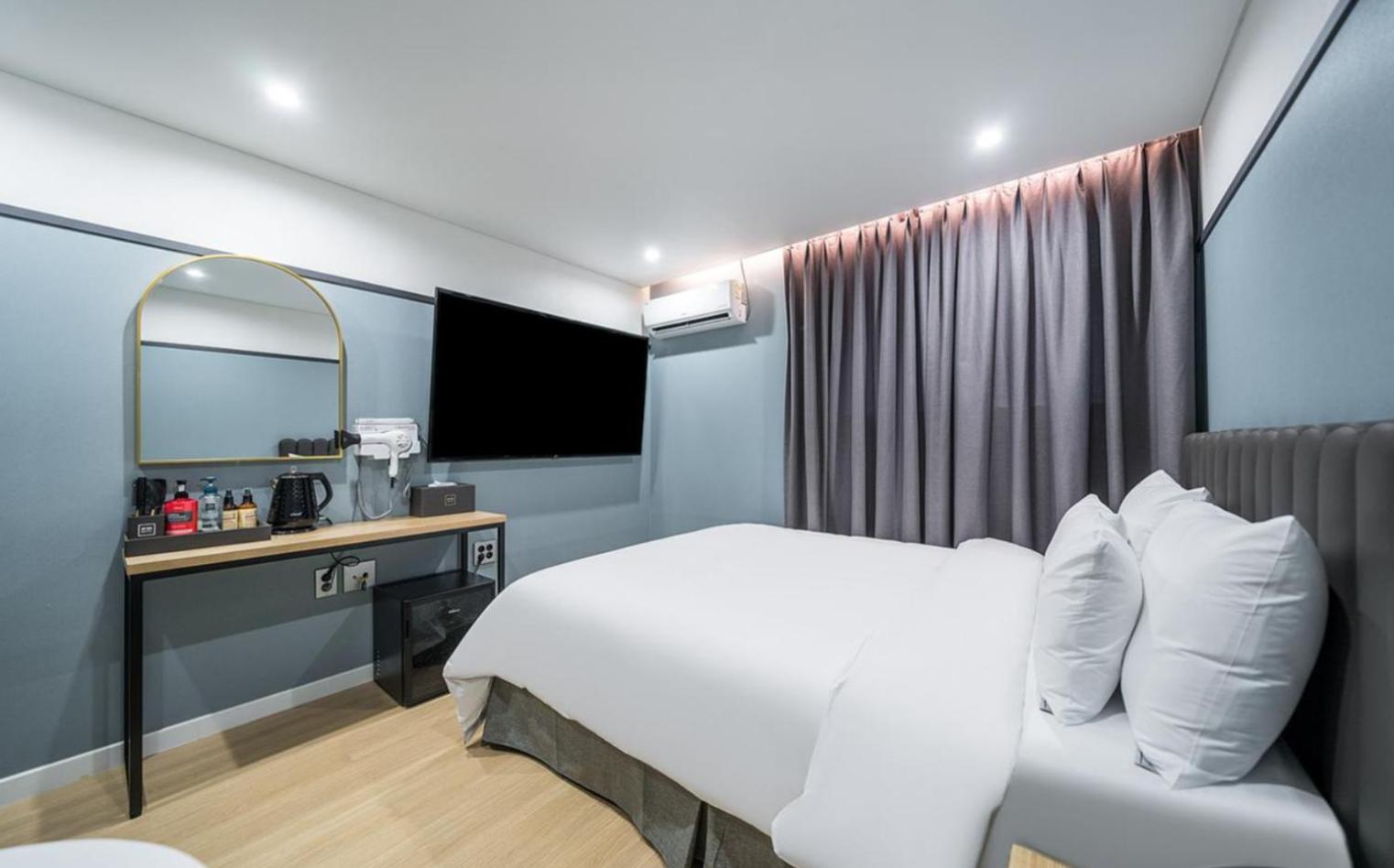 Standard Double Room - Photo 5