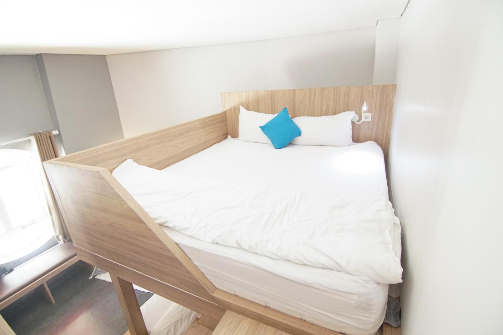 Superior Queen Room with Two Queen Beds - Photo 7
