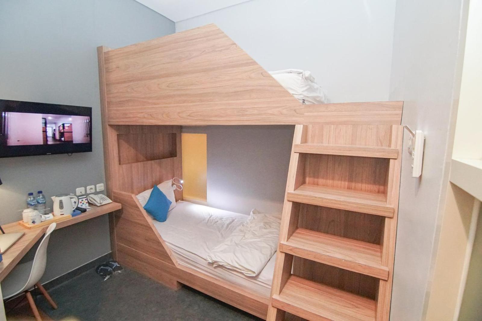 Standard Twin Room - Photo 1