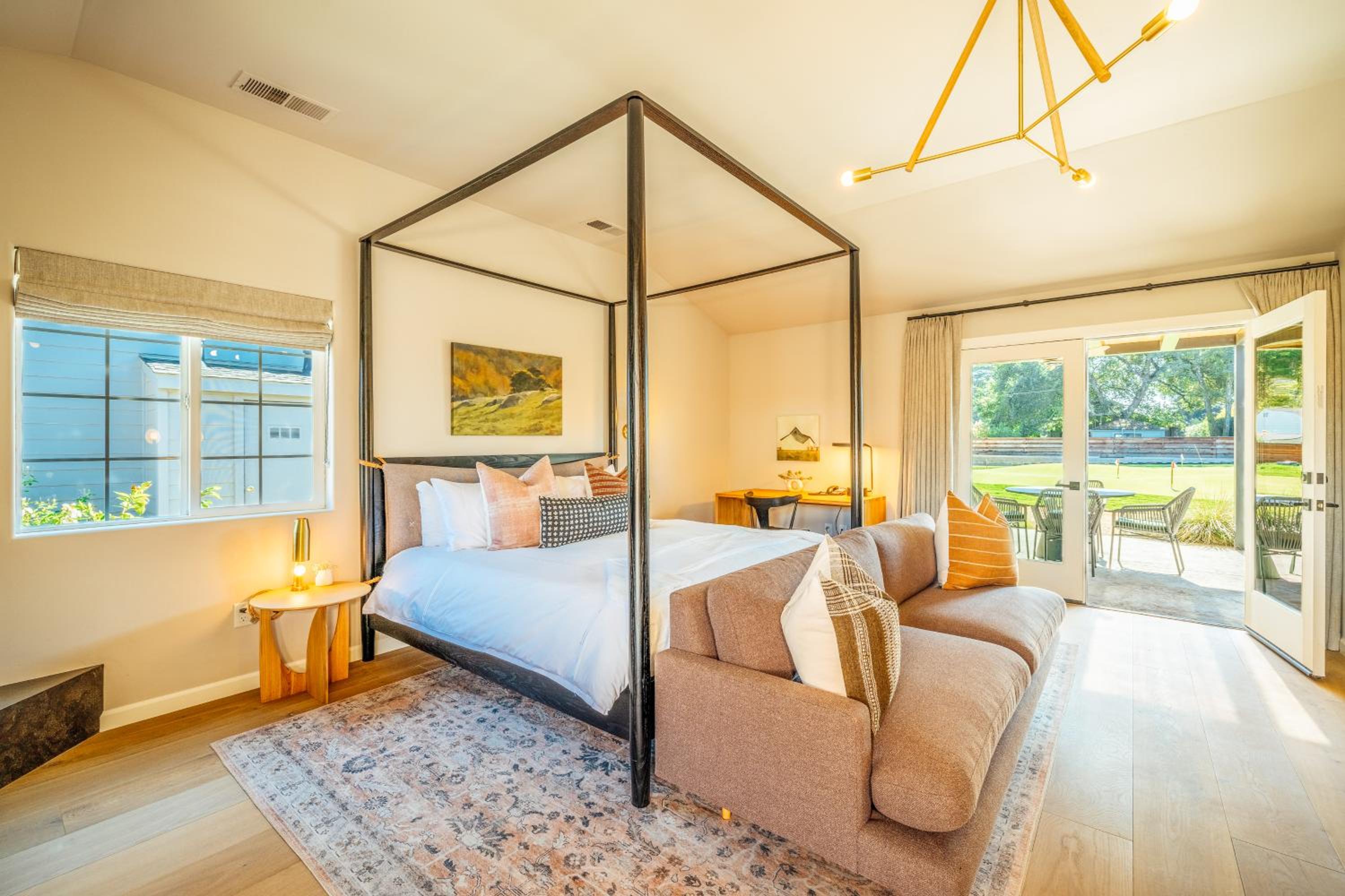 Superior King Suite photo 1