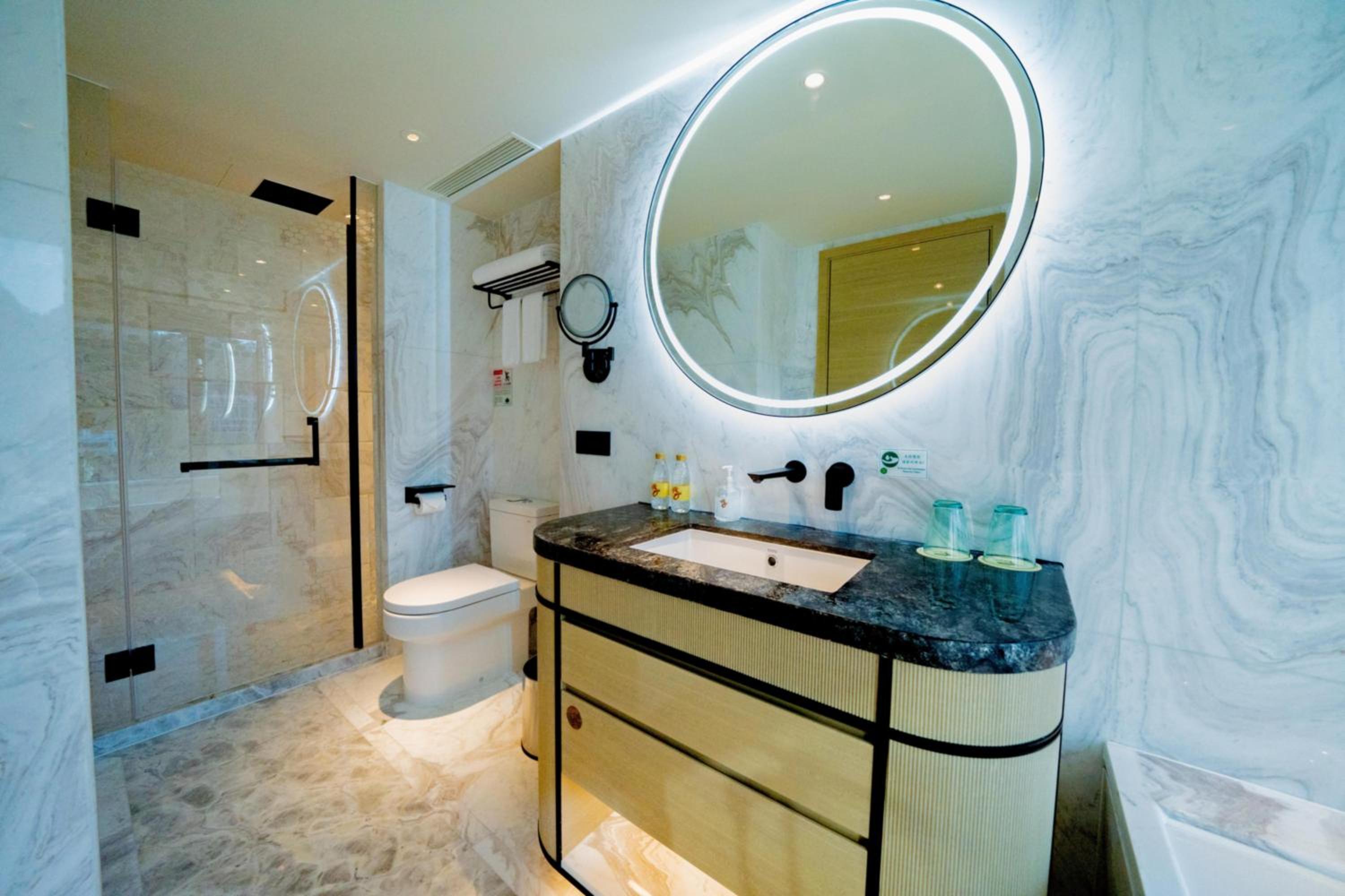 Suite - Photo 4
