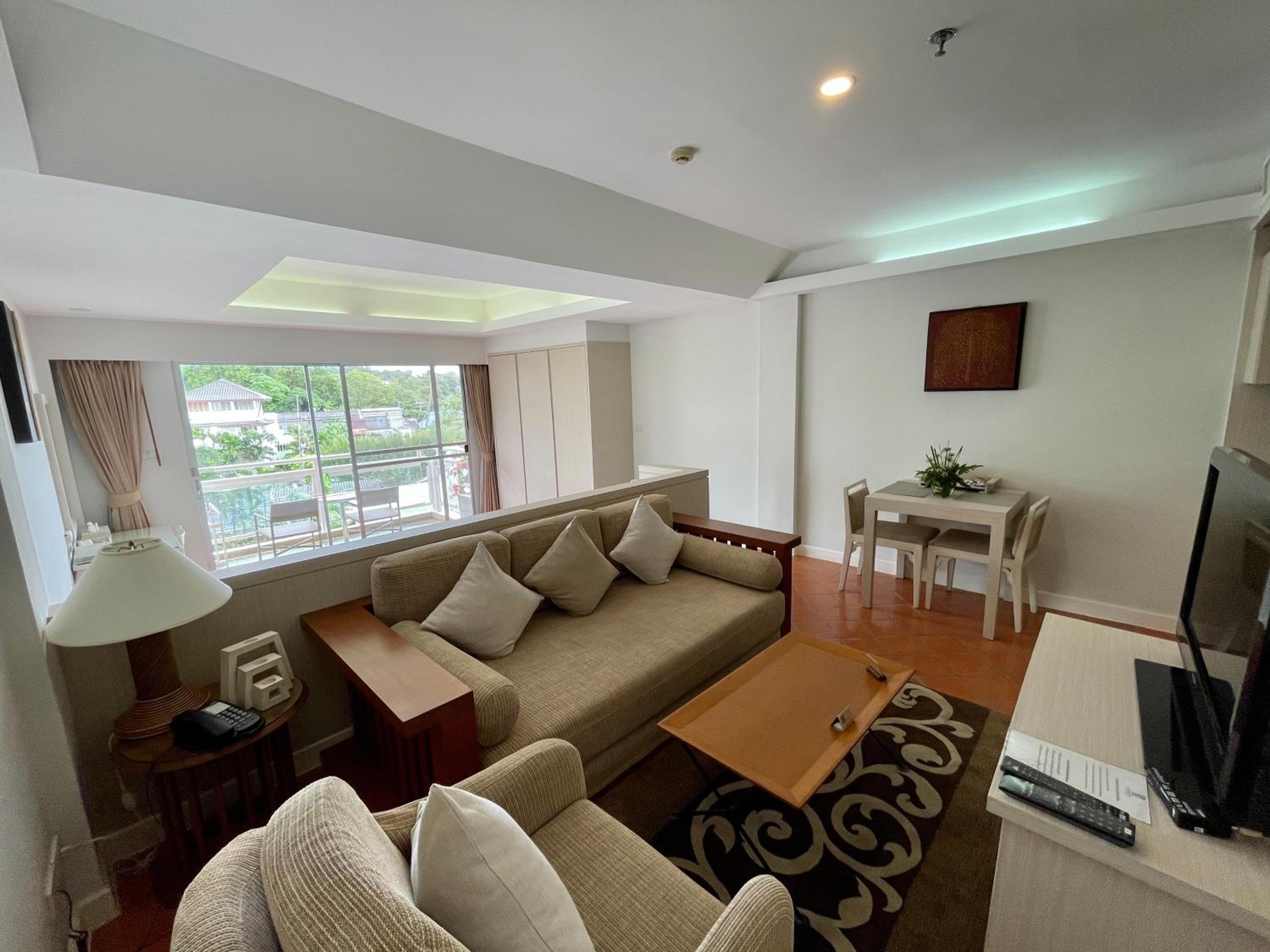 Studio Suite - Photo 4